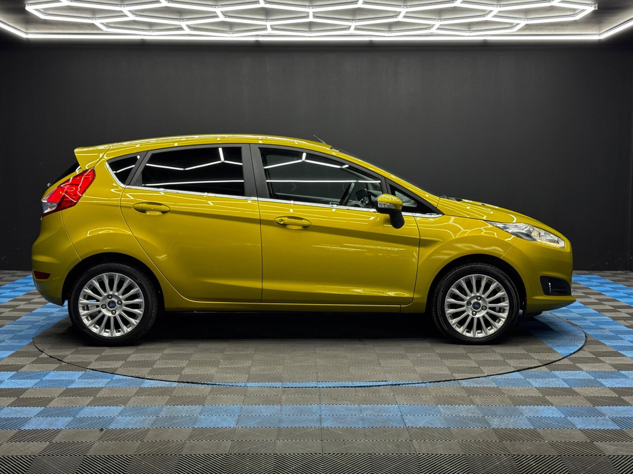 Ford Fiesta 1.0T EcoBoost Titanium Euro 5 (s/s) 5dr 5dr Manual 2026