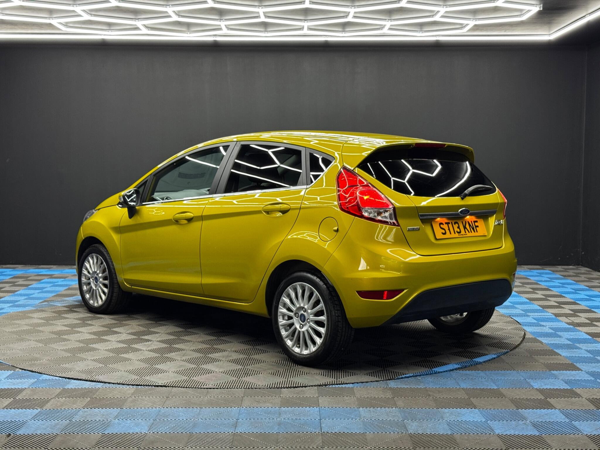 Ford Fiesta 1.0T EcoBoost Titanium Euro 5 (s/s) 5dr 5dr Manual 2026