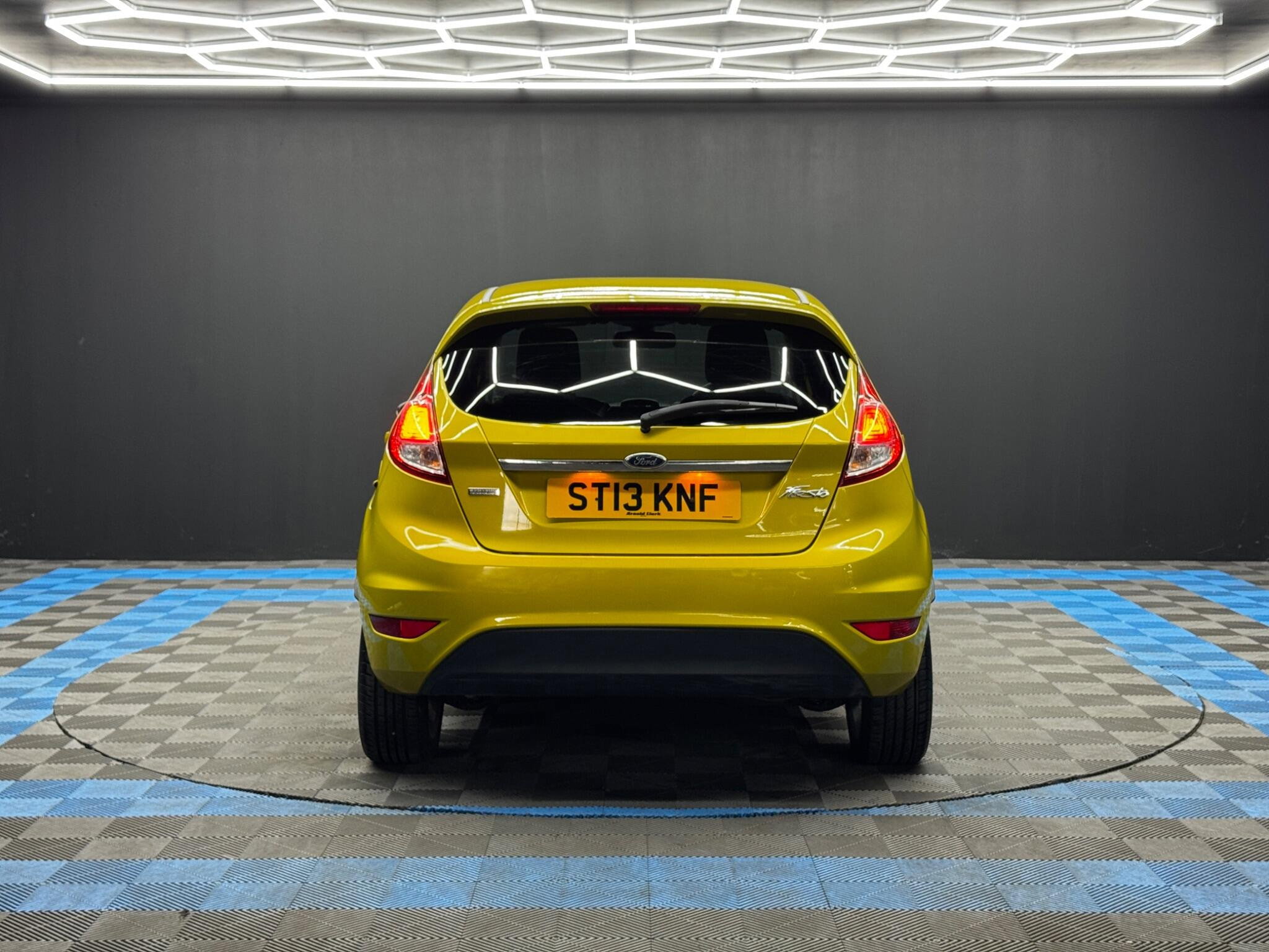 Ford Fiesta 1.0T EcoBoost Titanium Euro 5 (s/s) 5dr 5dr Manual 2026