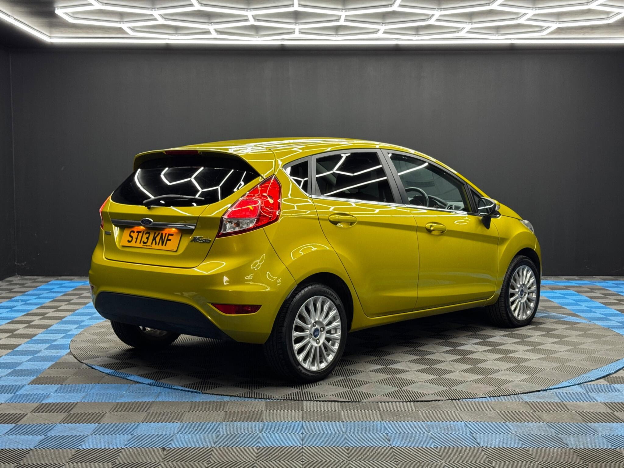 Ford Fiesta 1.0T EcoBoost Titanium Euro 5 (s/s) 5dr 5dr Manual 2026
