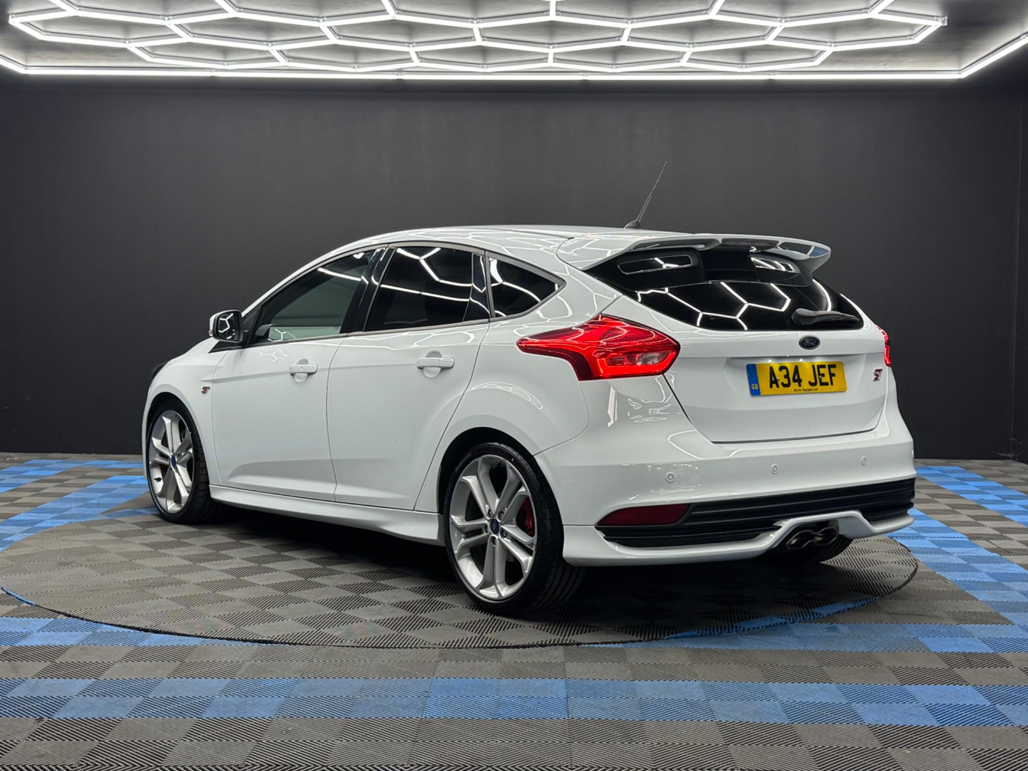 Ford Focus 2.0 TDCi ST-3 Euro 6 (s/s) 5dr 5dr Manual 2026
