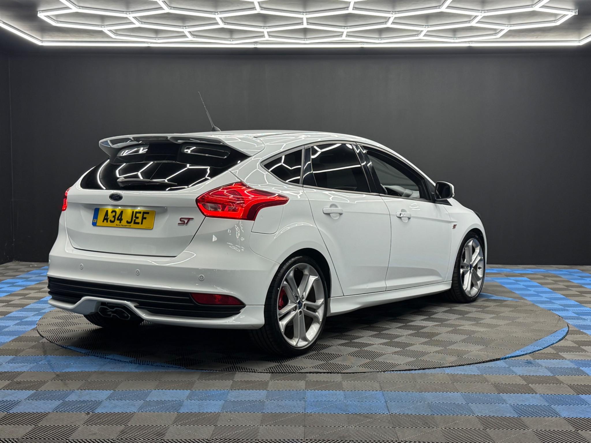 Ford Focus 2.0 TDCi ST-3 Euro 6 (s/s) 5dr 5dr Manual 2026