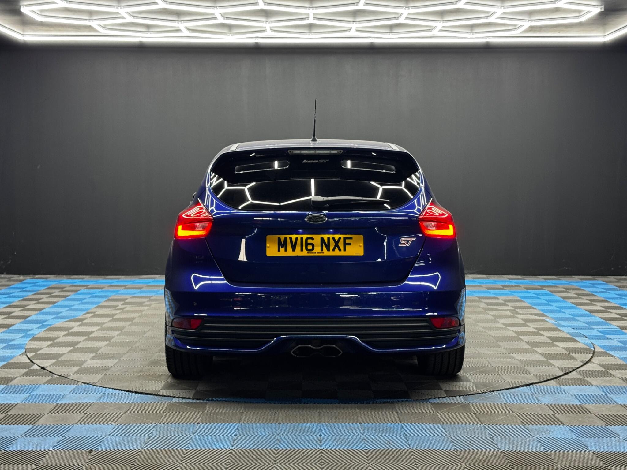 Ford Focus 2.0T EcoBoost ST-2 Euro 6 (s/s) 5dr 5dr Manual 2026