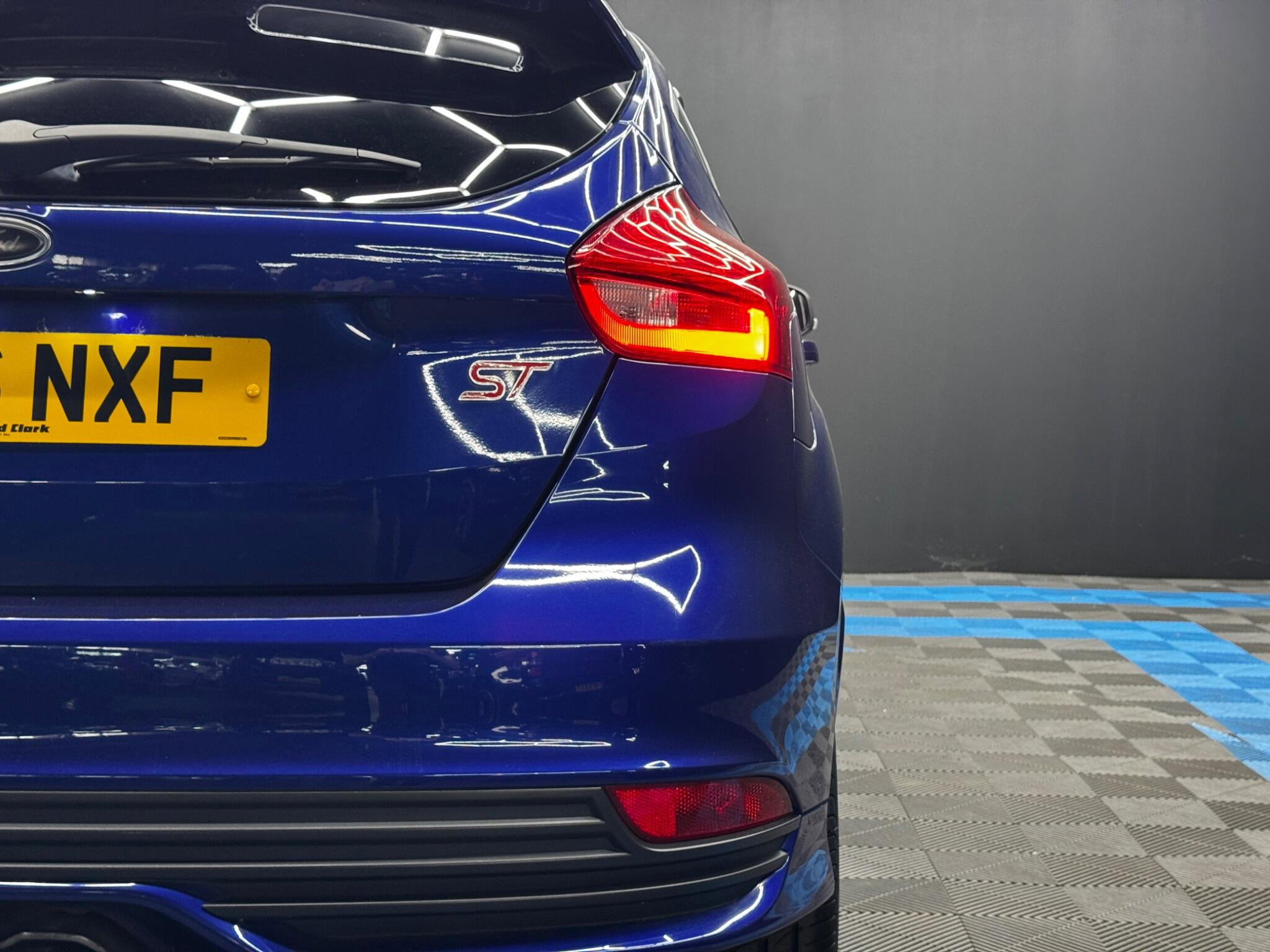 Ford Focus 2.0T EcoBoost ST-2 Euro 6 (s/s) 5dr 5dr Manual 2026