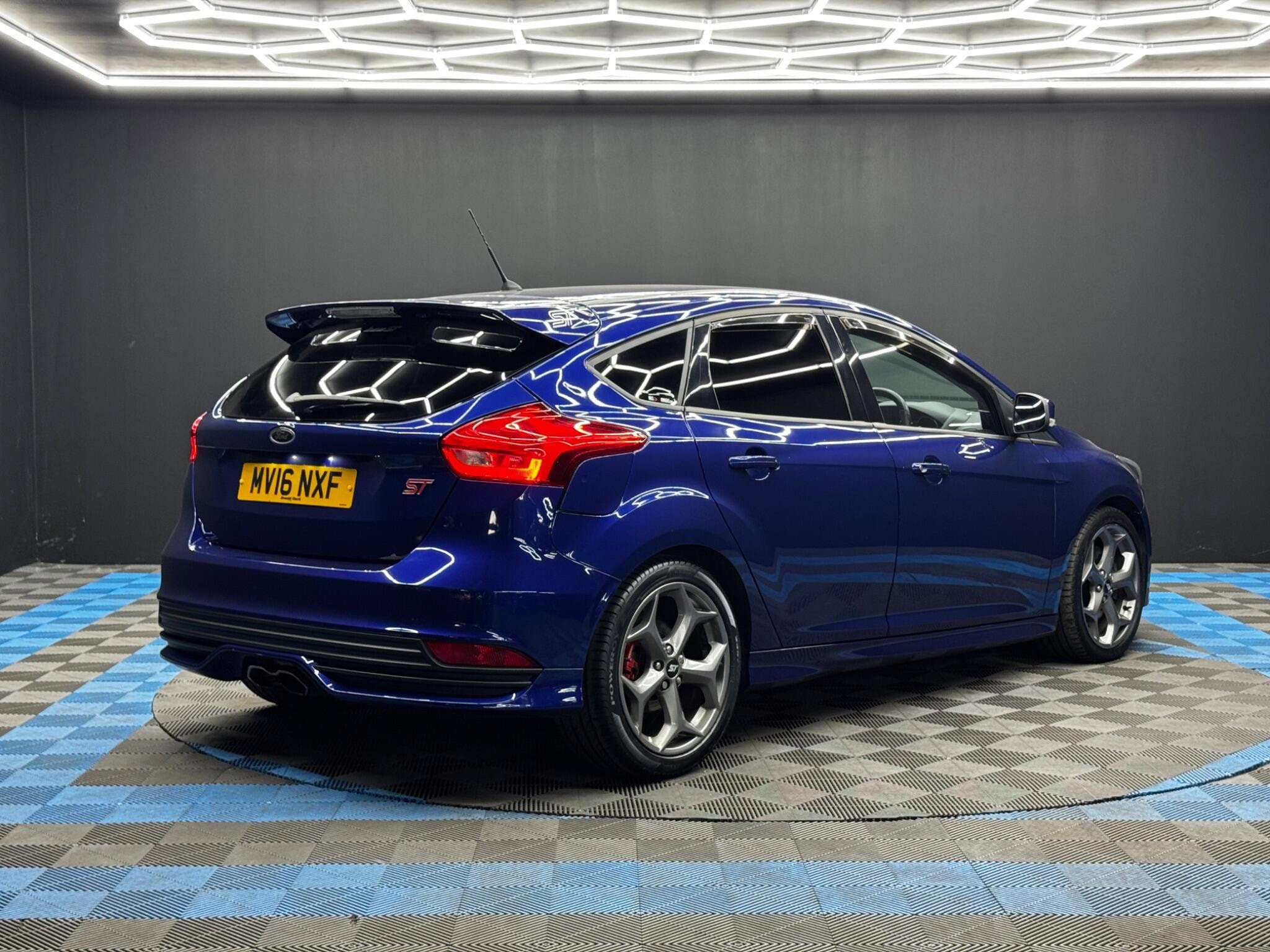Ford Focus 2.0T EcoBoost ST-2 Euro 6 (s/s) 5dr 5dr Manual 2026
