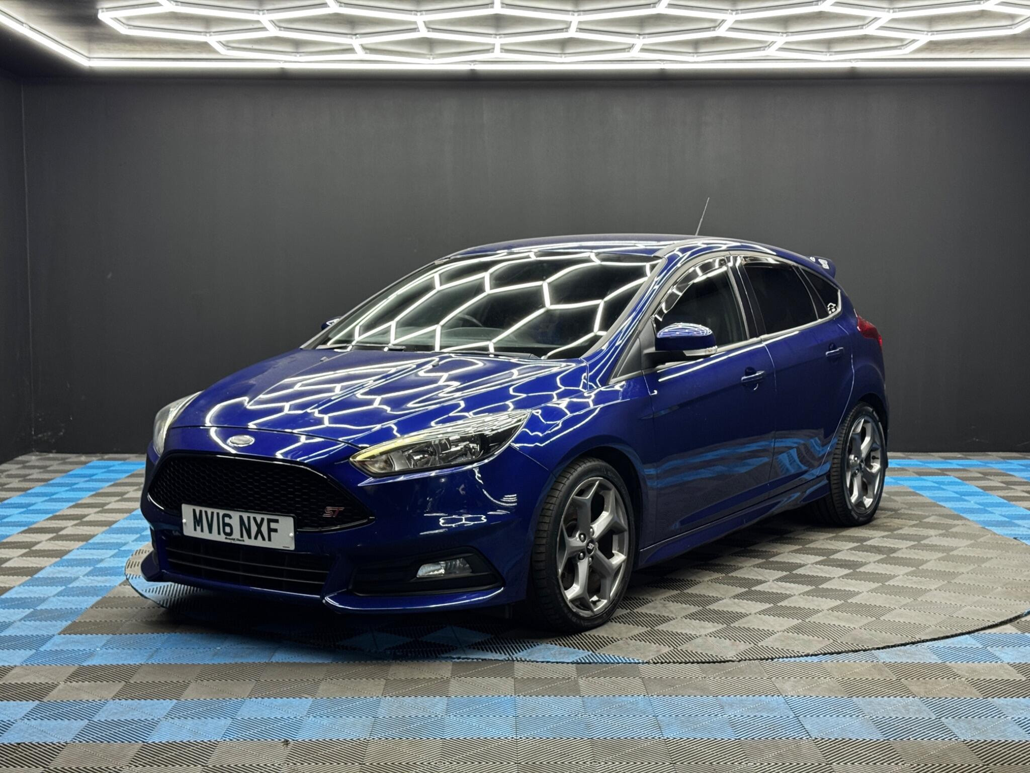 Ford Focus 2.0T EcoBoost ST-2 Euro 6 (s/s) 5dr 5dr Manual 2026
