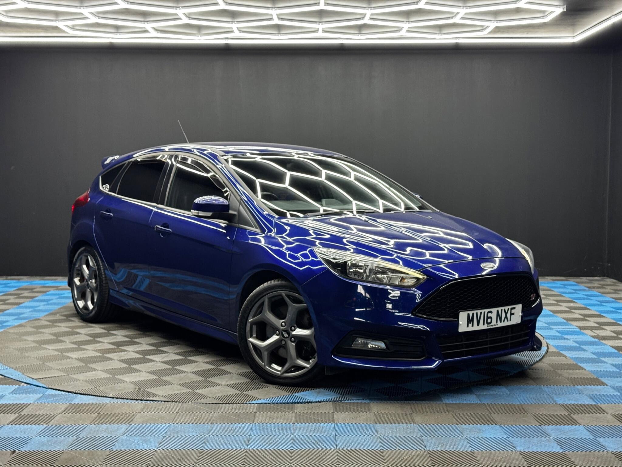Ford Focus 2.0T EcoBoost ST-2 Euro 6 (s/s) 5dr 5dr Manual 2026