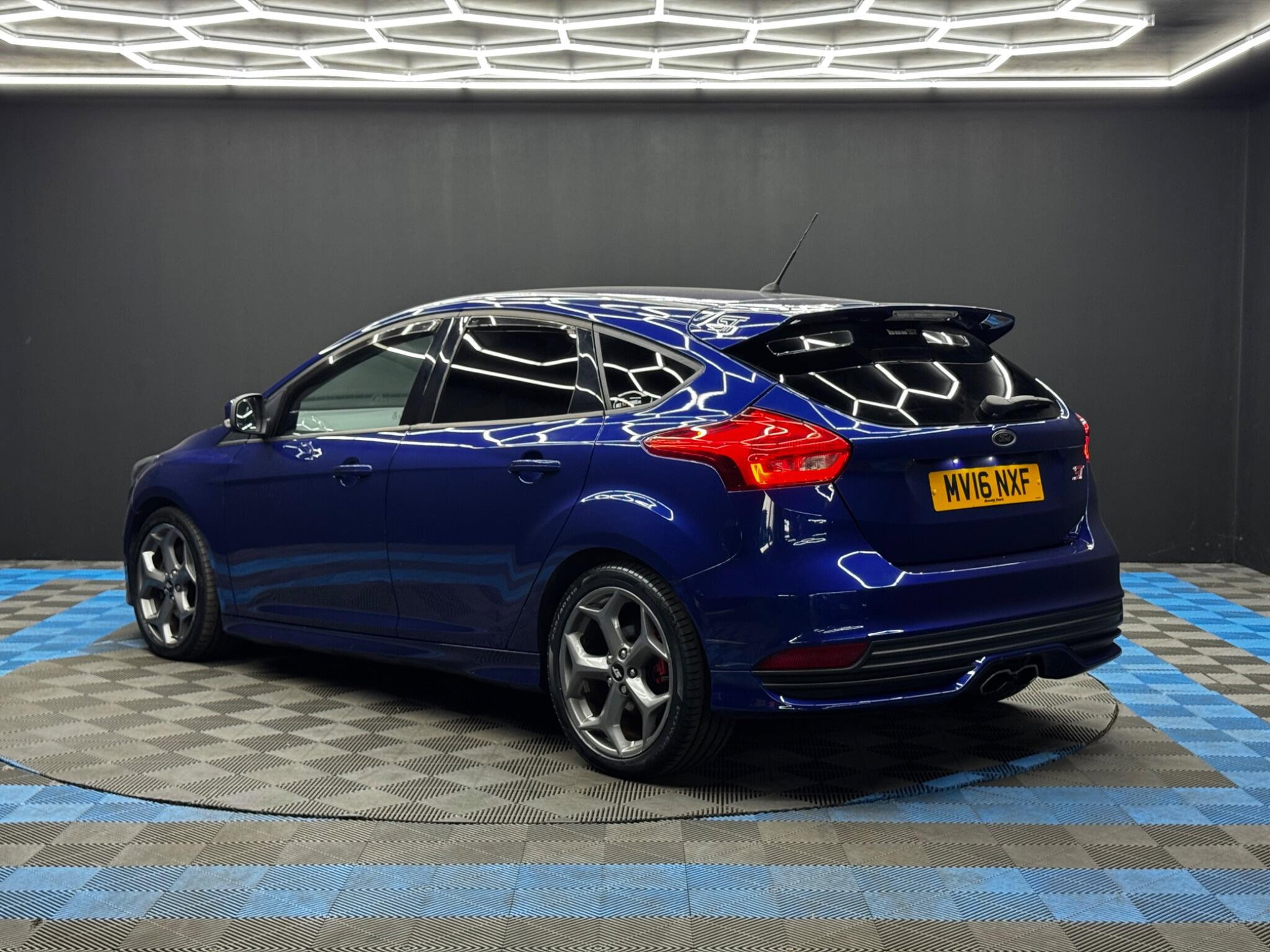 Ford Focus 2.0T EcoBoost ST-2 Euro 6 (s/s) 5dr 5dr Manual 2026