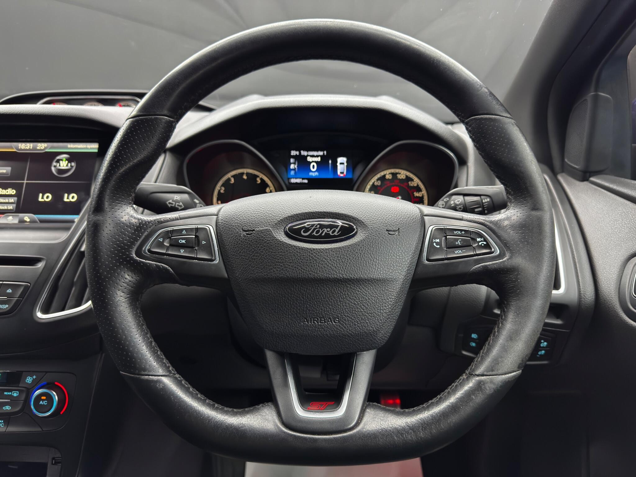 Ford Focus 2.0T EcoBoost ST-2 Euro 6 (s/s) 5dr 5dr Manual 2026