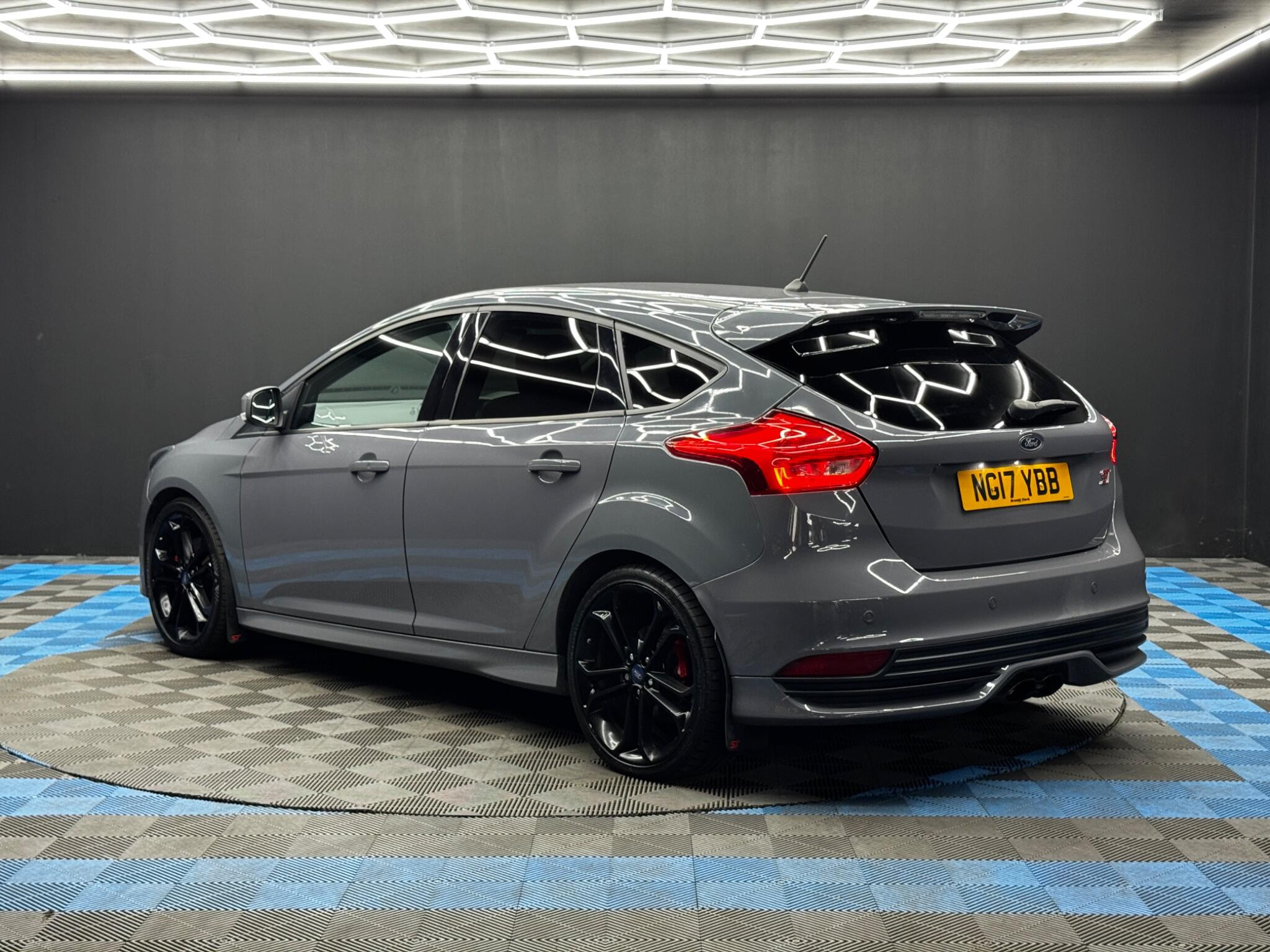 Ford Focus 2.0T EcoBoost ST-3 Euro 6 (s/s) 5dr 5dr Manual 2026