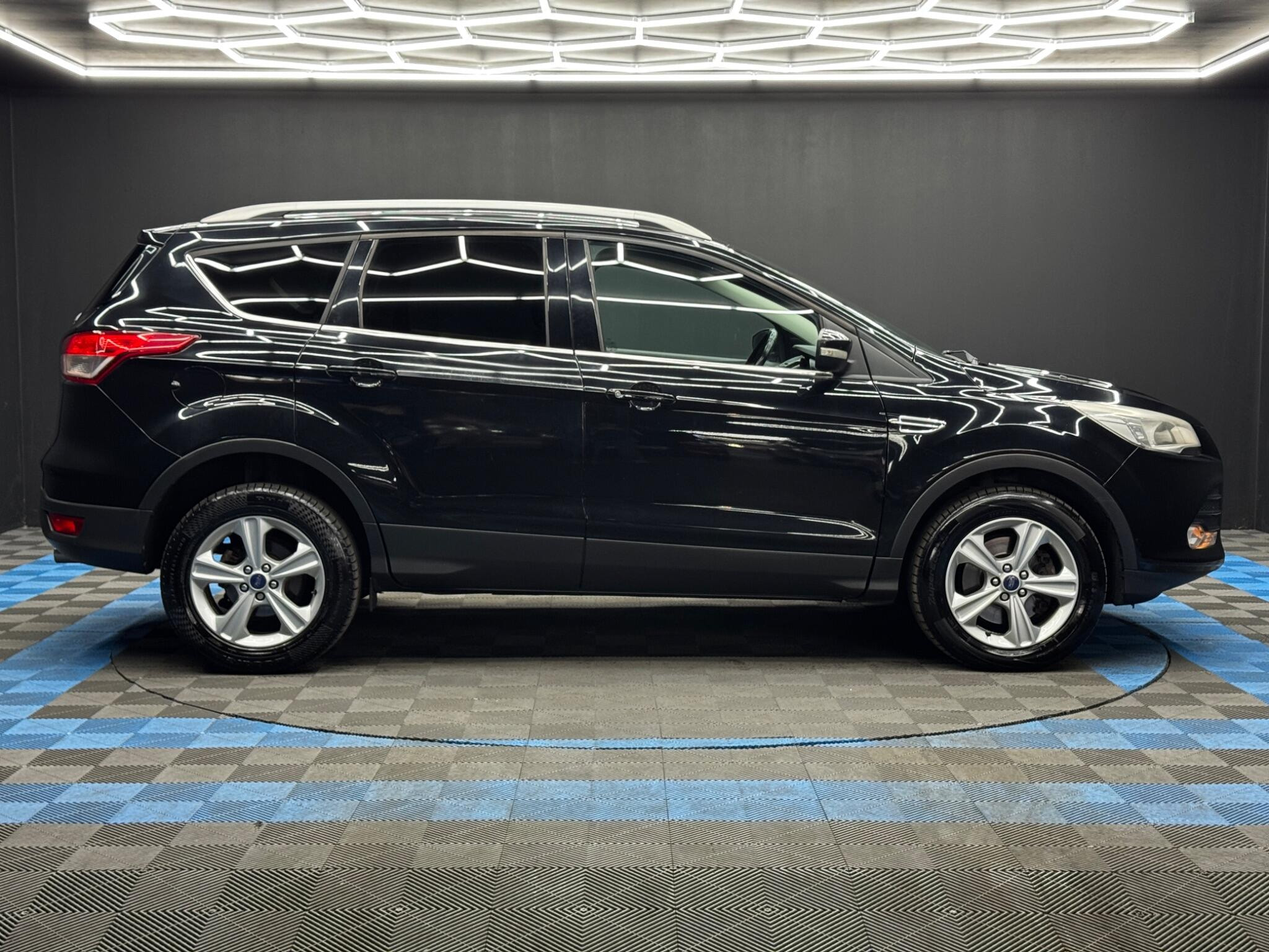 Ford Kuga 2.0 TDCi Zetec AWD Euro 5 5dr 5dr Manual 2026