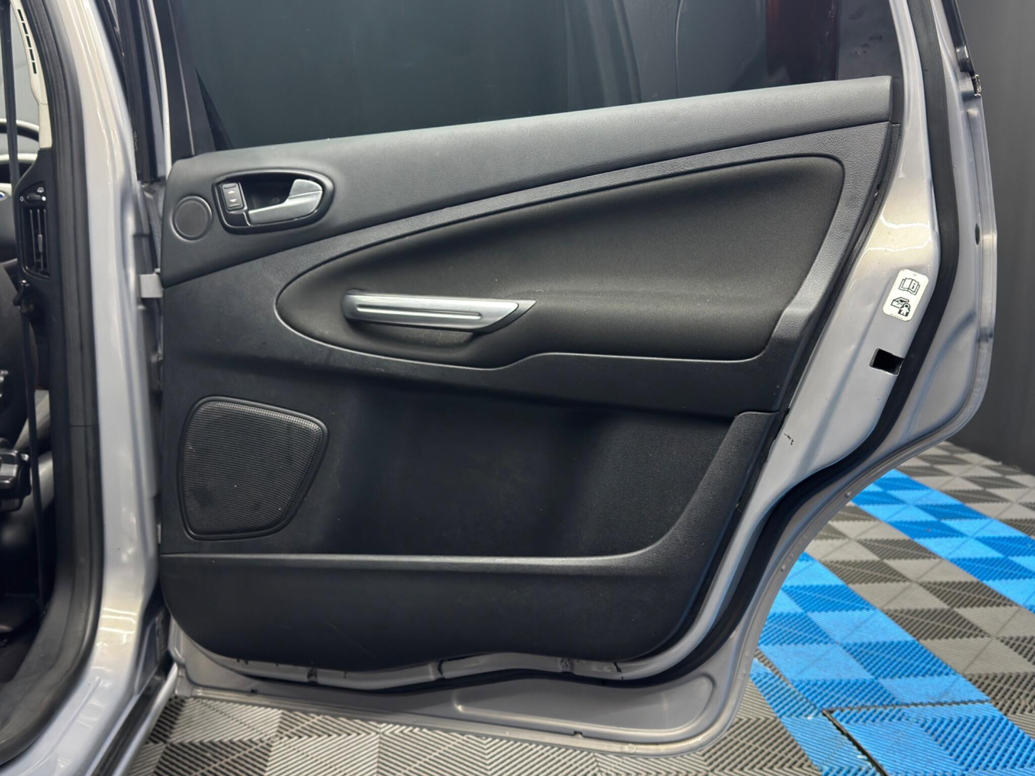 Ford S-Max 2.2 TDCi Titanium Euro 5 5dr 5dr Manual 2026