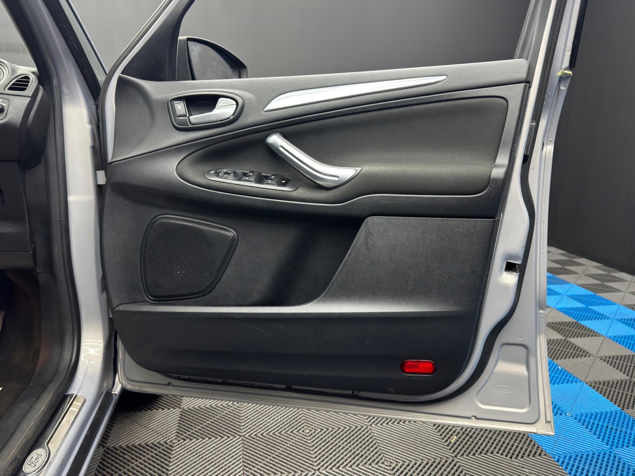 Ford S-Max 2.2 TDCi Titanium Euro 5 5dr 5dr Manual 2026