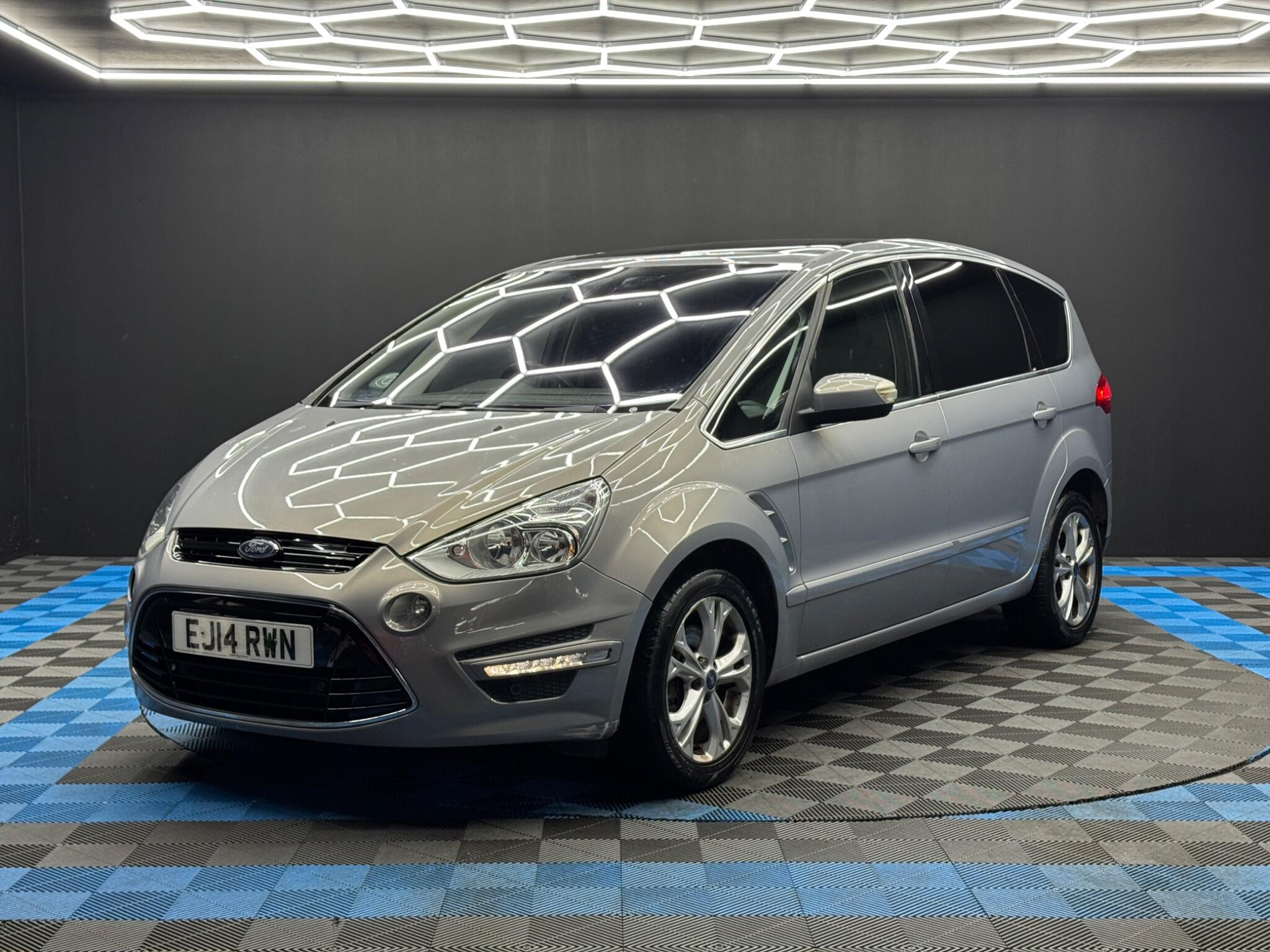 Ford S-Max 2.2 TDCi Titanium Euro 5 5dr 5dr Manual 2026