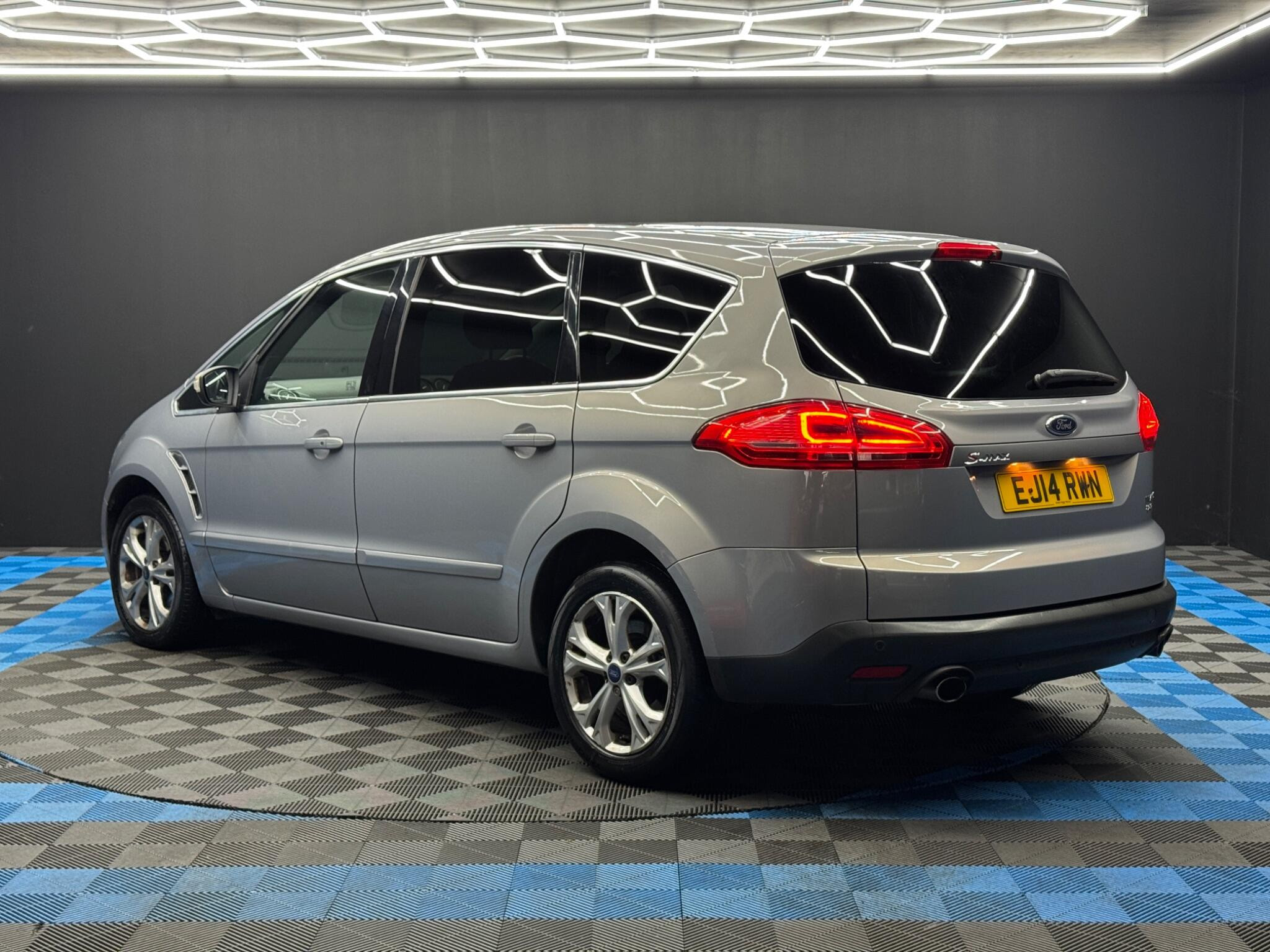 Ford S-Max 2.2 TDCi Titanium Euro 5 5dr 5dr Manual 2026
