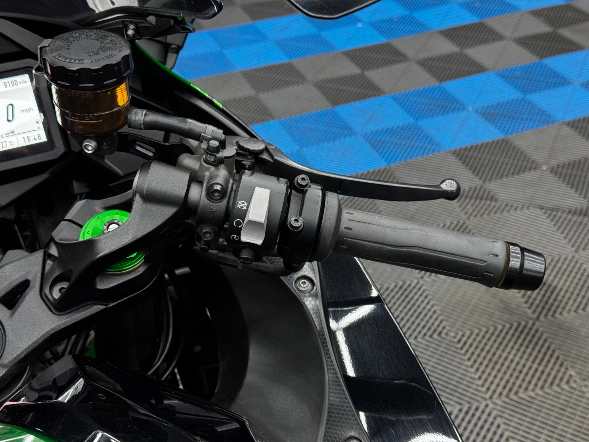KAWASAKI Ninja H2 SX 998 SE Euro 4 0dr Manual 2026