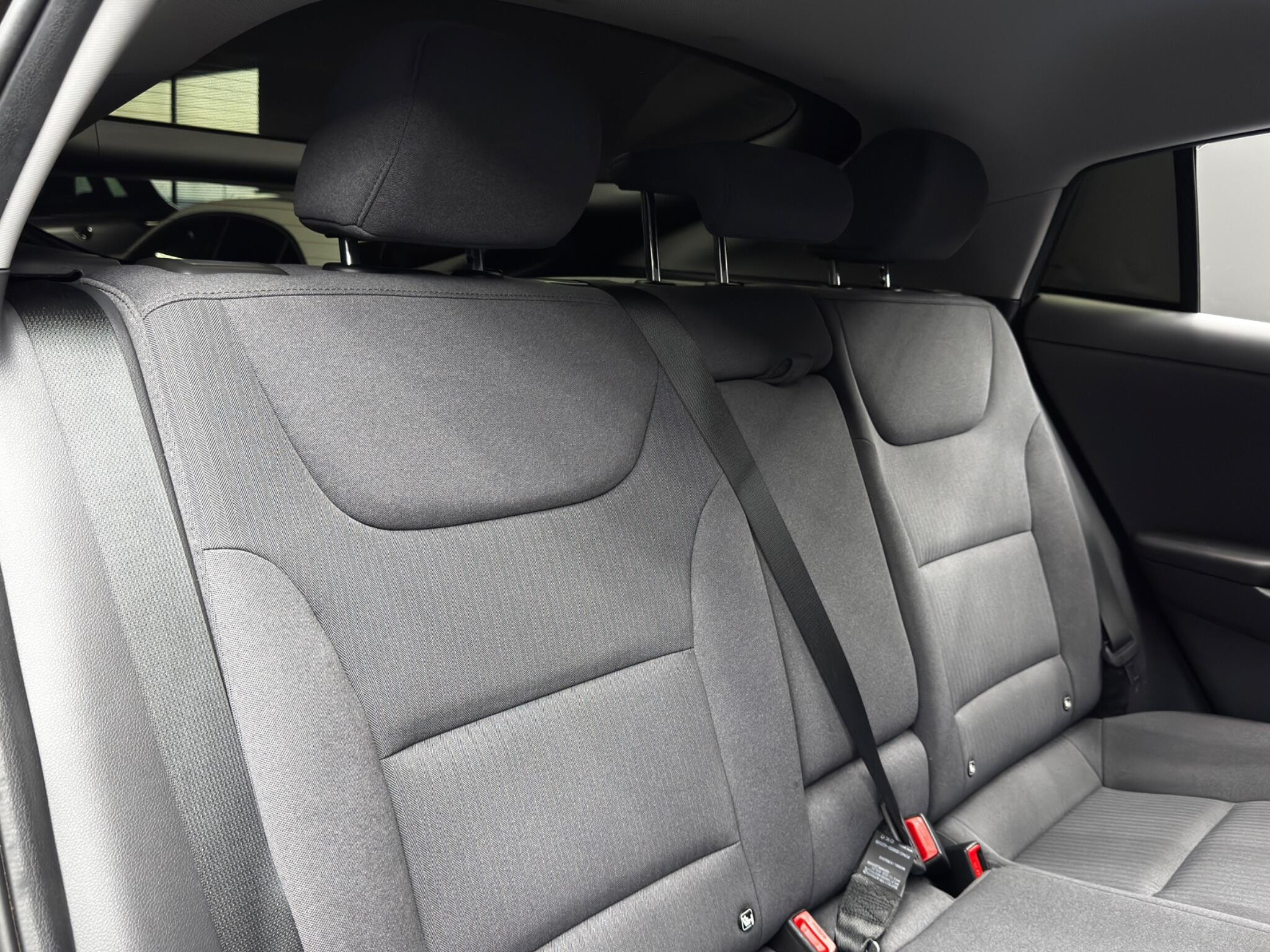 Hyundai IONIQ 1.6 h-GDi Premium DCT Euro 6 (s/s) 5dr 5dr Automatic 2026