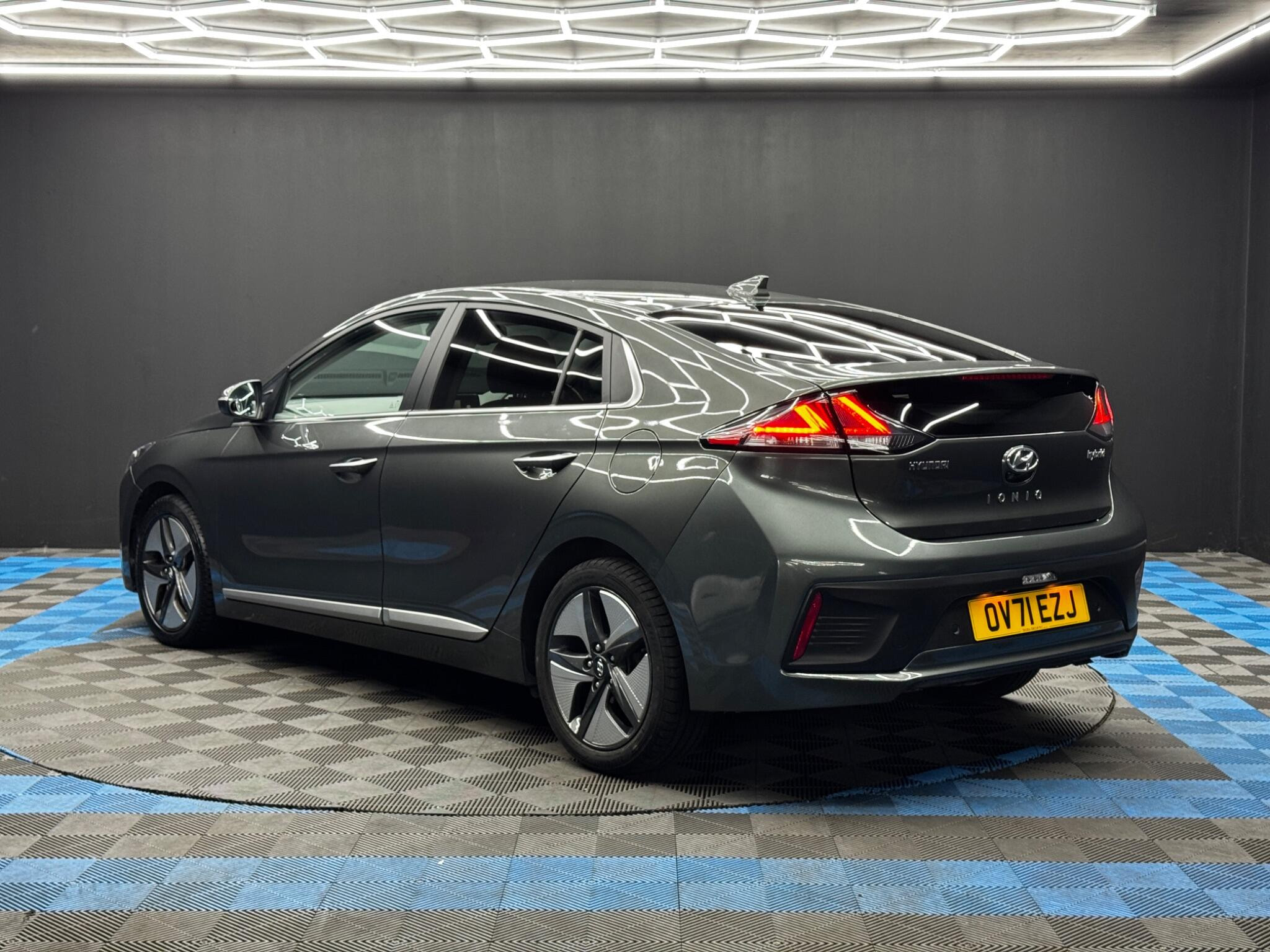 Hyundai IONIQ 1.6 h-GDi Premium SE DCT Euro 6 (s/s) 5dr 5dr Automatic 2026