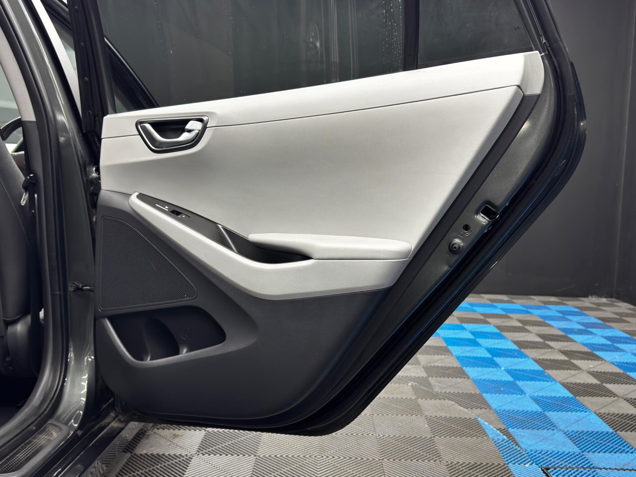Hyundai IONIQ 1.6 h-GDi Premium SE DCT Euro 6 (s/s) 5dr 5dr Automatic 2026