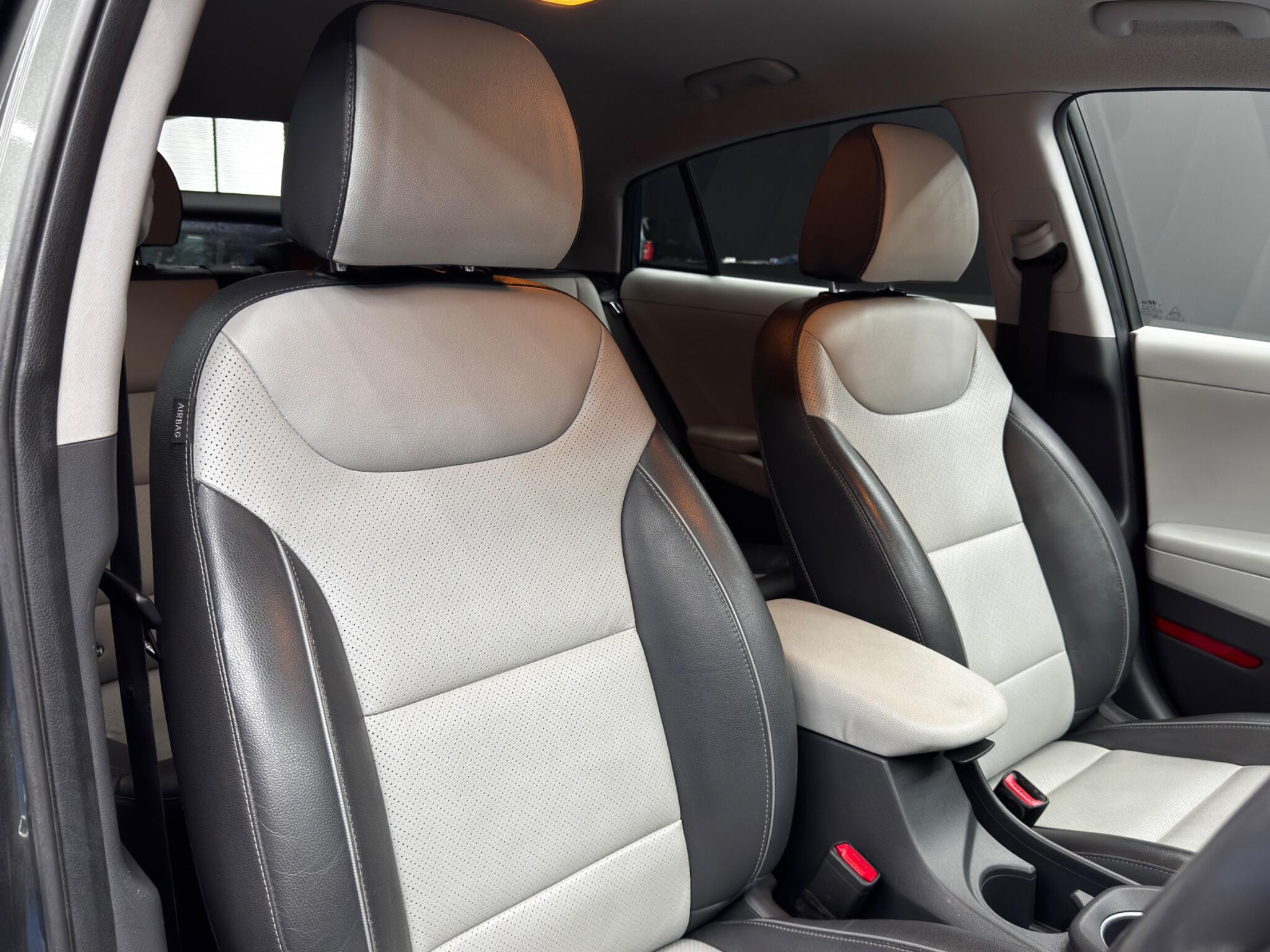 Hyundai IONIQ 1.6 h-GDi Premium SE DCT Euro 6 (s/s) 5dr 5dr Automatic 2026