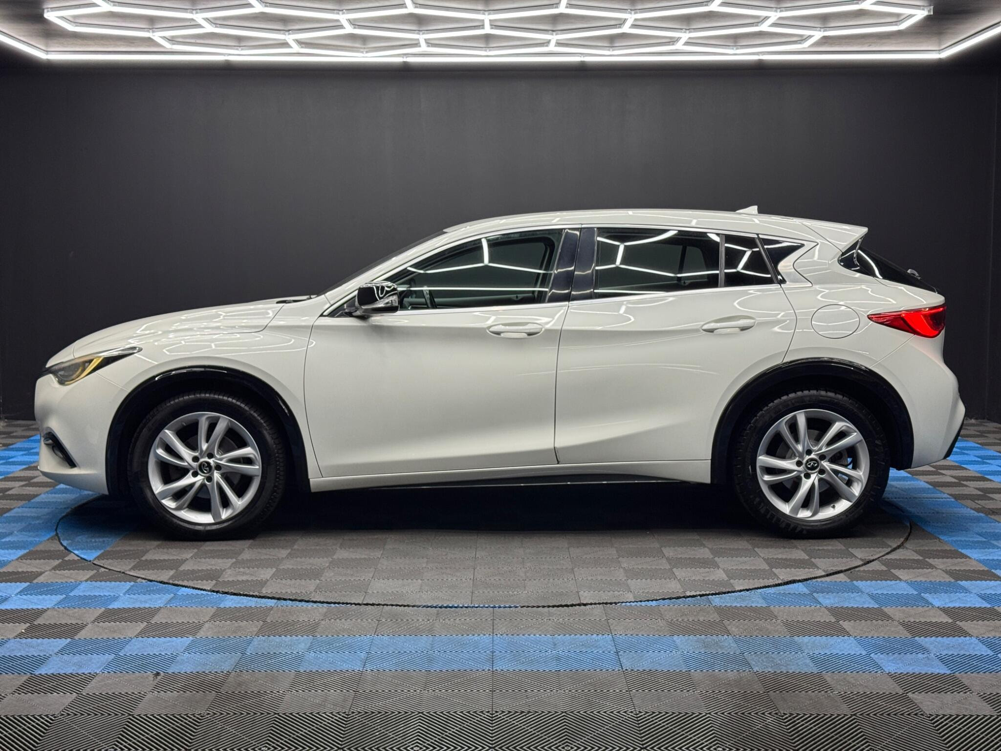 Infiniti Q30 1.5d Business Executive Euro 6 (s/s) 5dr 5dr Manual 2026