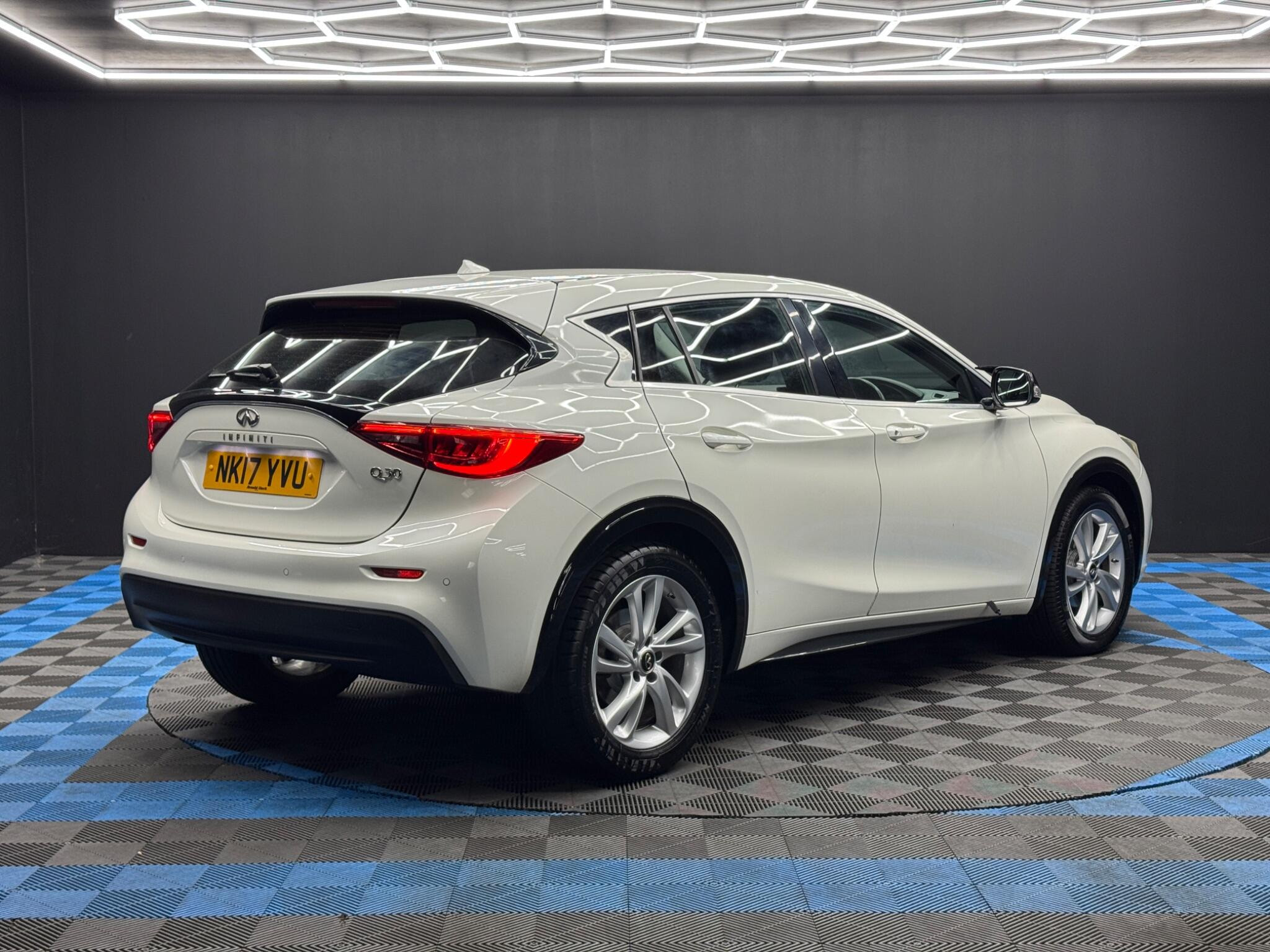Infiniti Q30 1.5d Business Executive Euro 6 (s/s) 5dr 5dr Manual 2026