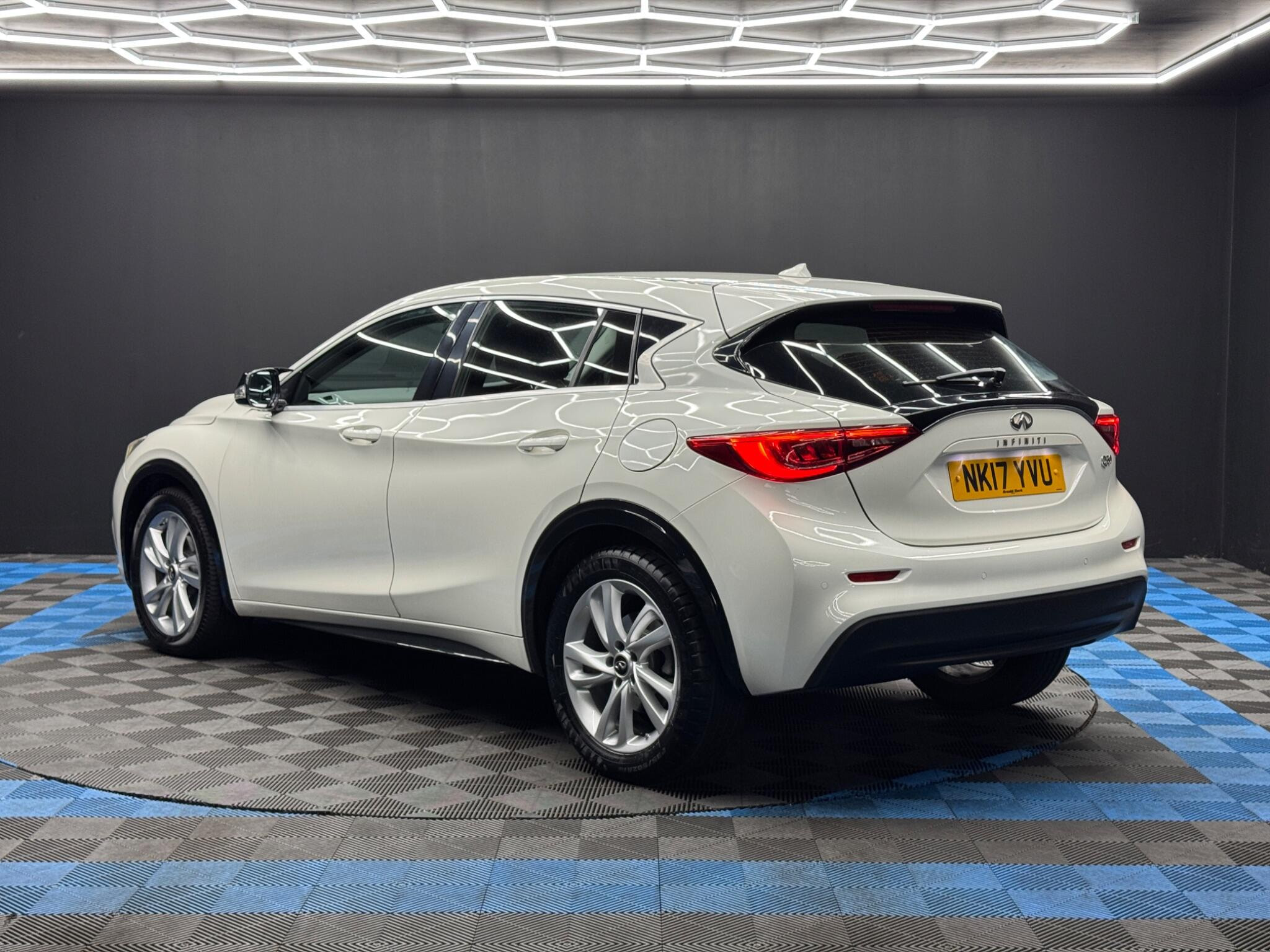 Infiniti Q30 1.5d Business Executive Euro 6 (s/s) 5dr 5dr Manual 2026
