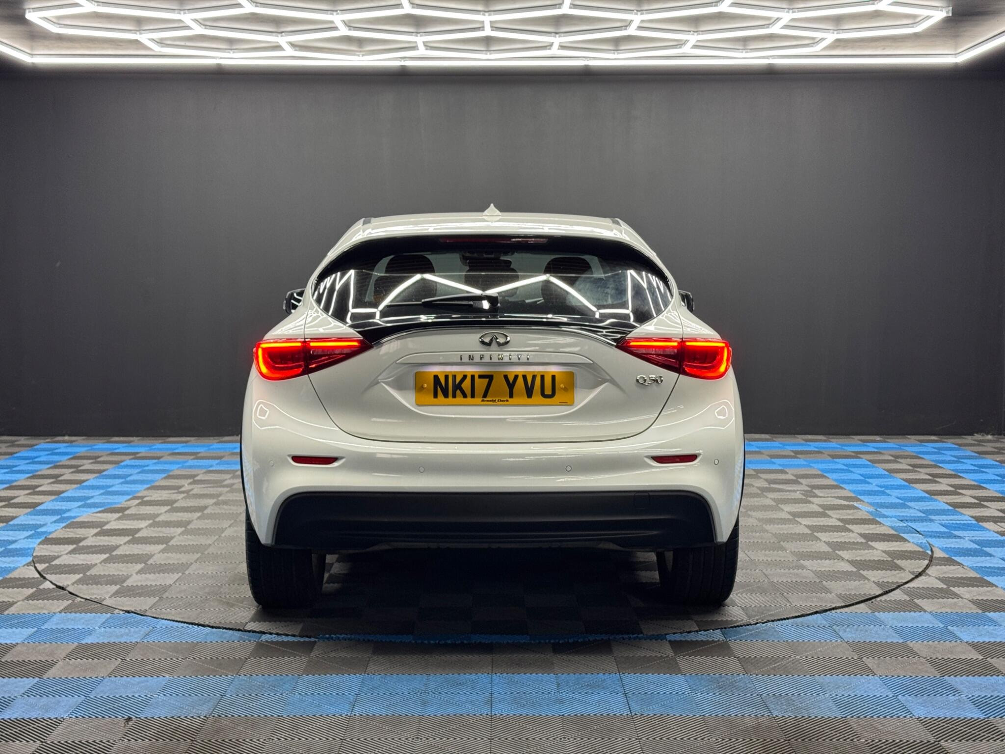 Infiniti Q30 1.5d Business Executive Euro 6 (s/s) 5dr 5dr Manual 2026