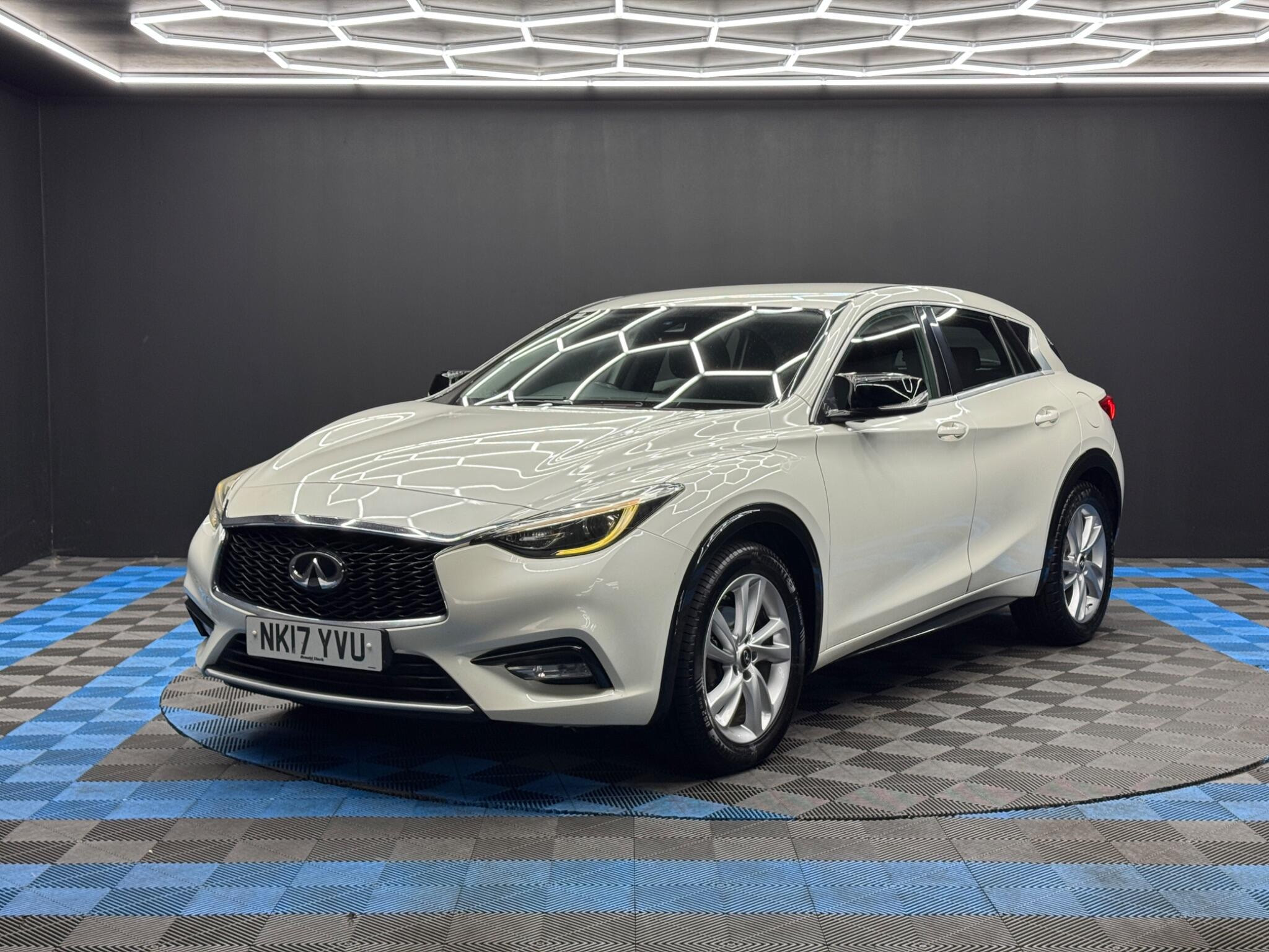 Infiniti Q30 1.5d Business Executive Euro 6 (s/s) 5dr 5dr Manual 2026
