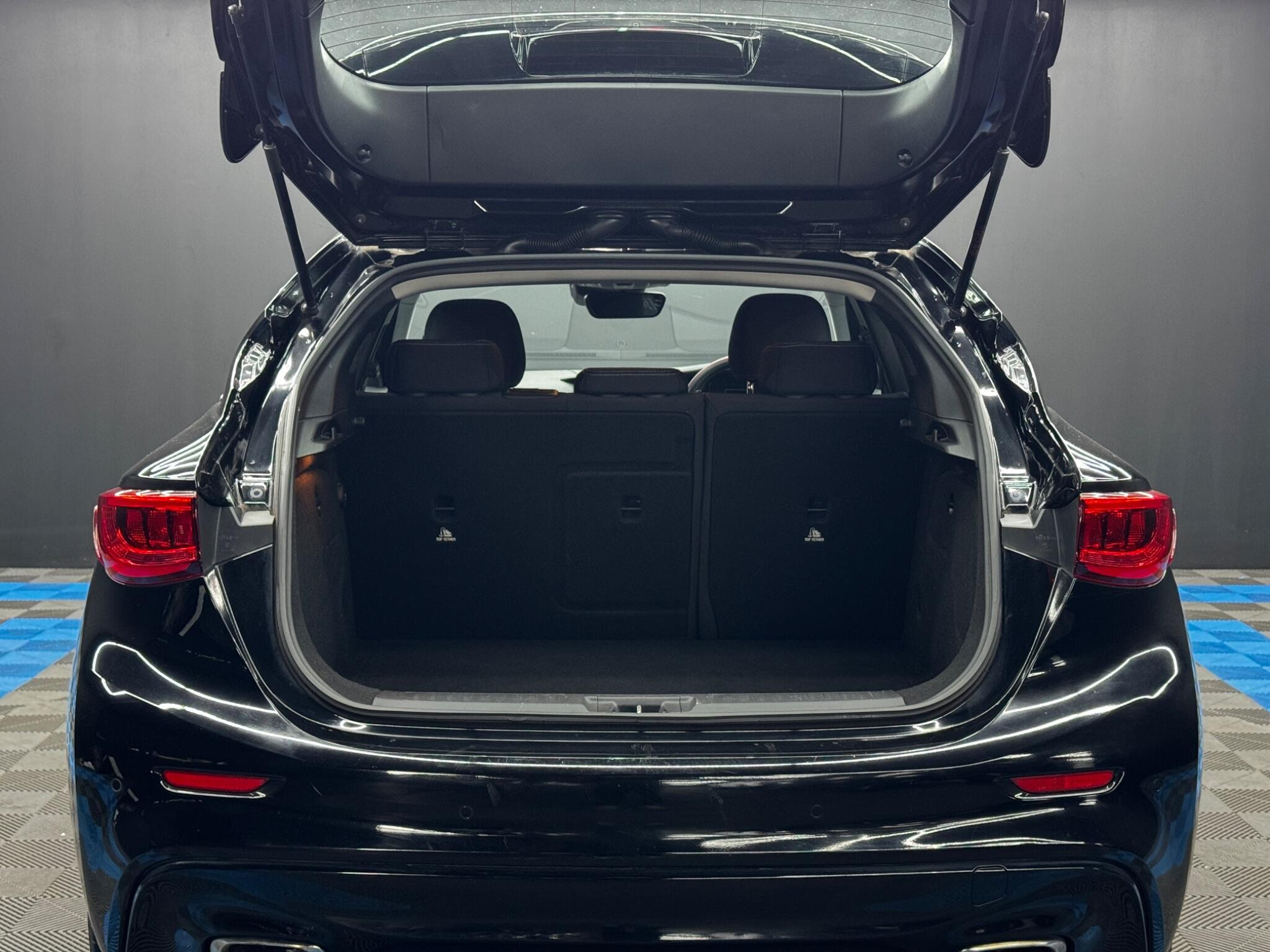 Infiniti Q30 1.6T Premium InTouch Euro 6 (s/s) 5dr 5dr Manual 2026