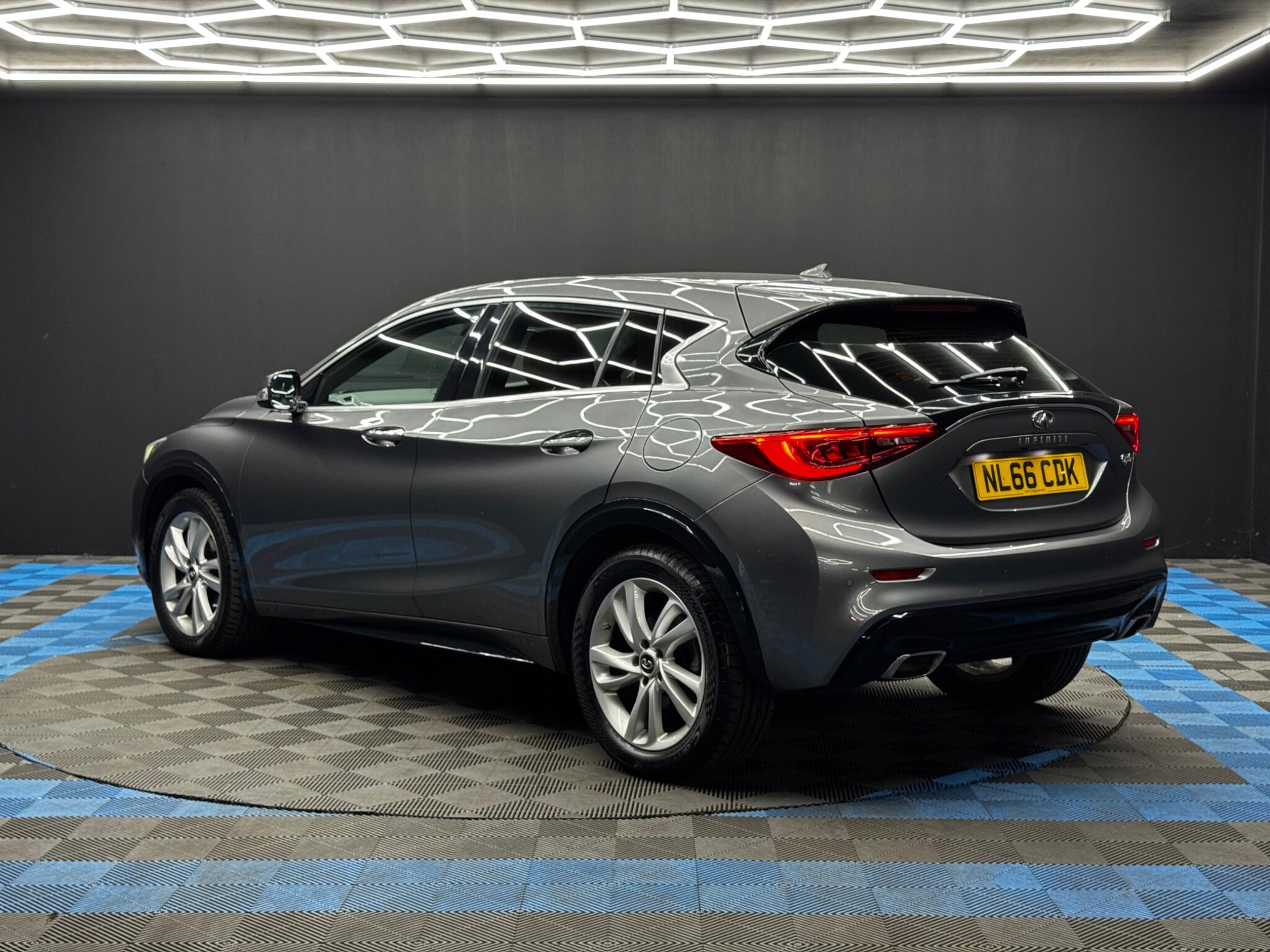 Infiniti Q30 1.6T Premium Tech Euro 6 (s/s) 5dr 5dr Manual 2026