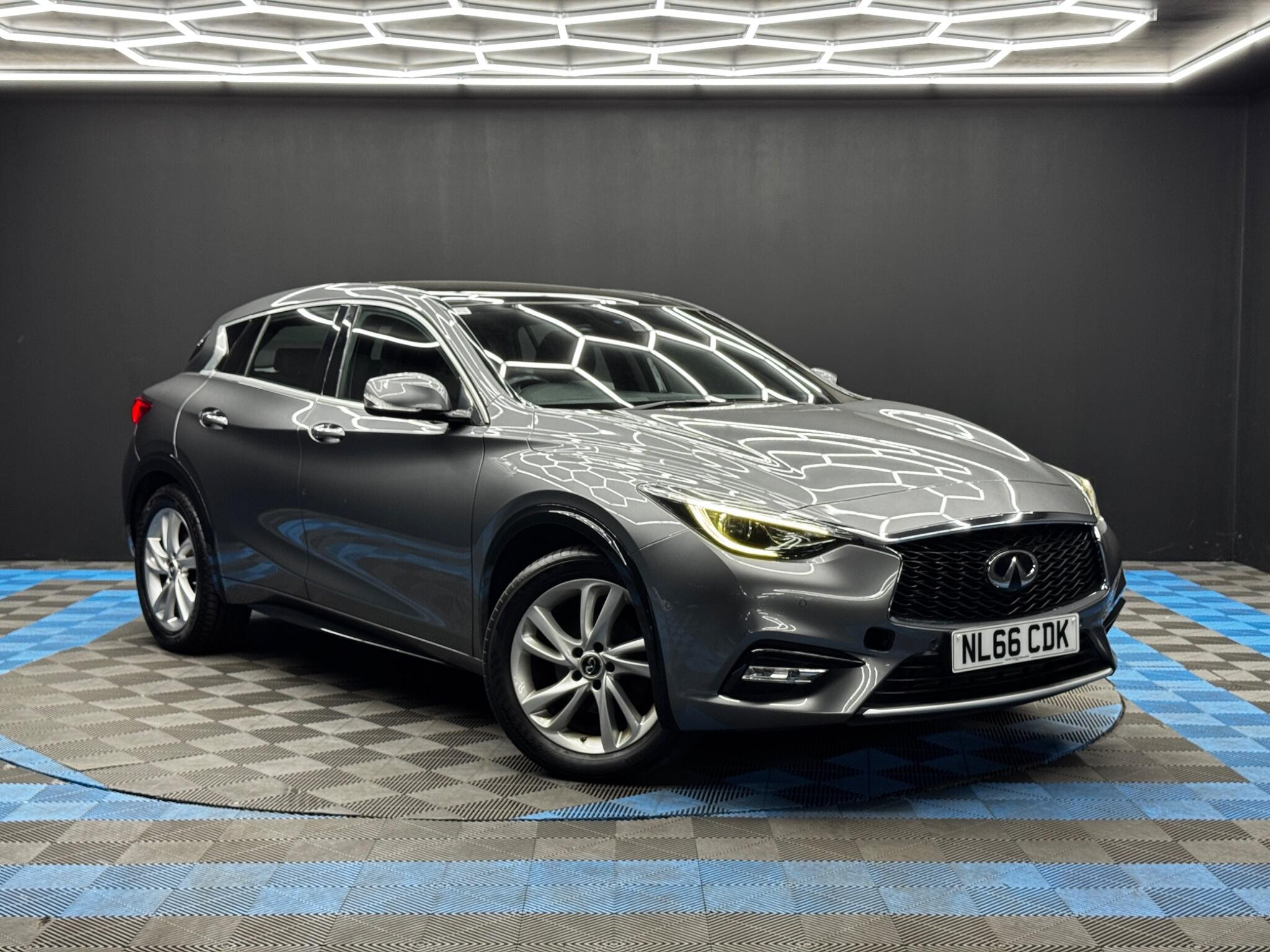 Infiniti Q30 1.6T Premium Tech Euro 6 (s/s) 5dr 5dr Manual 2026