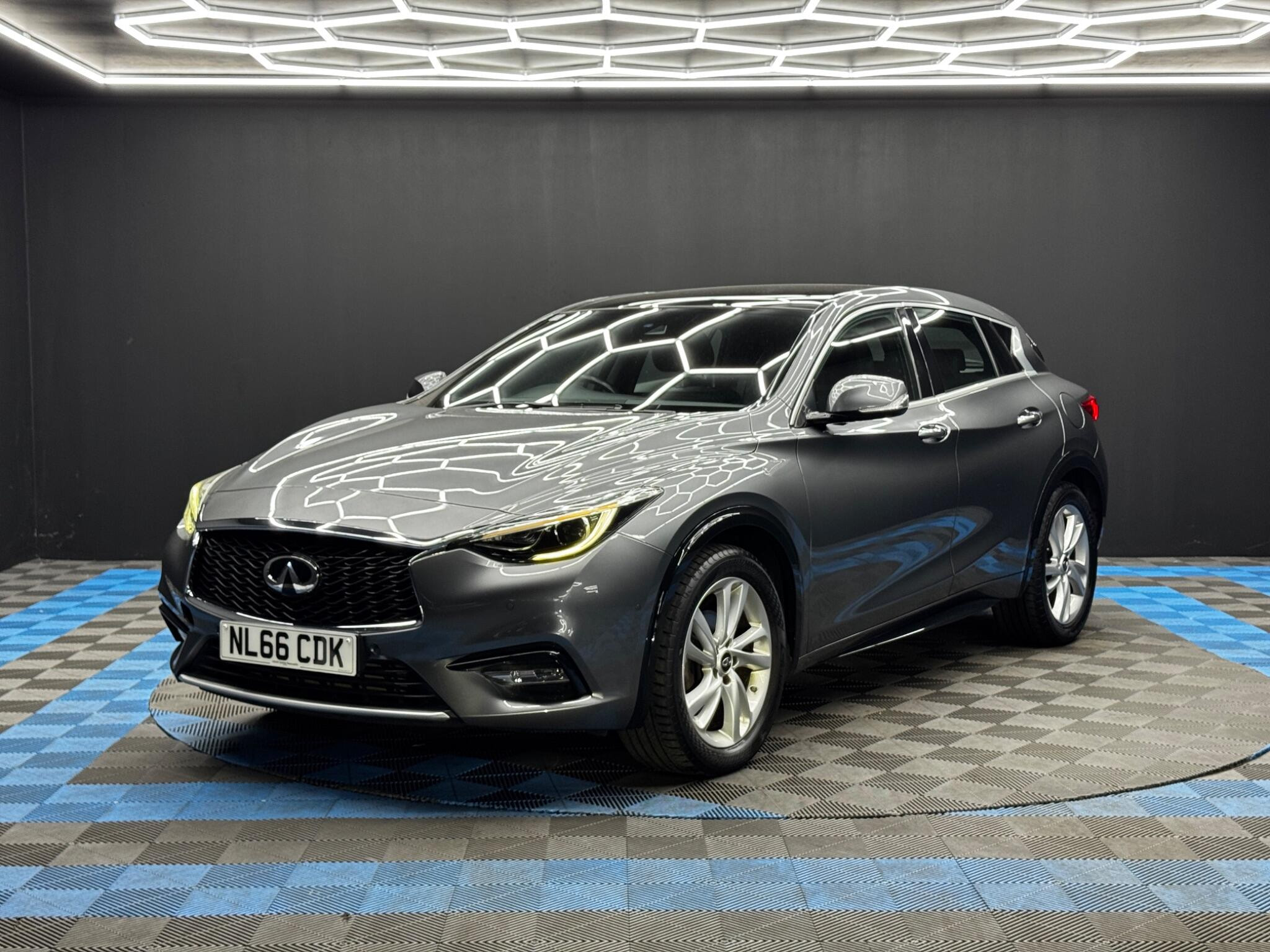 Infiniti Q30 1.6T Premium Tech Euro 6 (s/s) 5dr 5dr Manual 2026