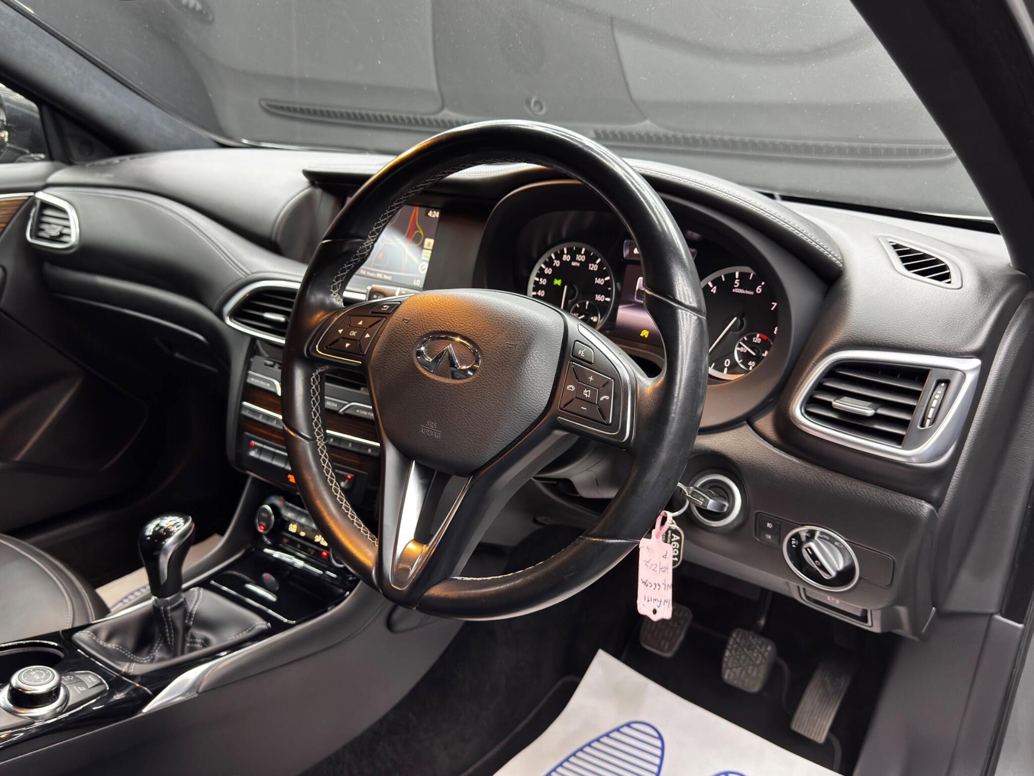 Infiniti Q30 1.6T Premium Tech Euro 6 (s/s) 5dr 5dr Manual 2026