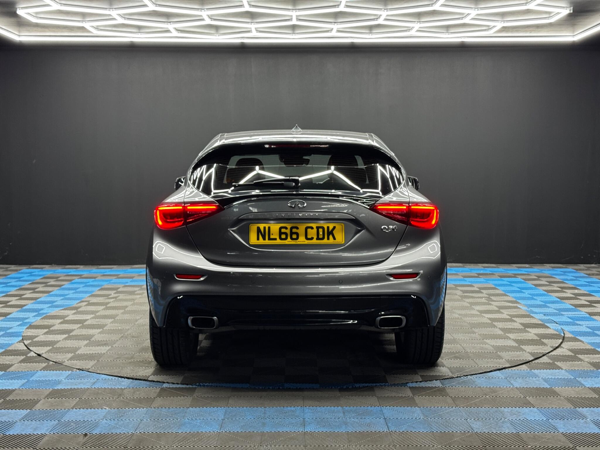 Infiniti Q30 1.6T Premium Tech Euro 6 (s/s) 5dr 5dr Manual 2026