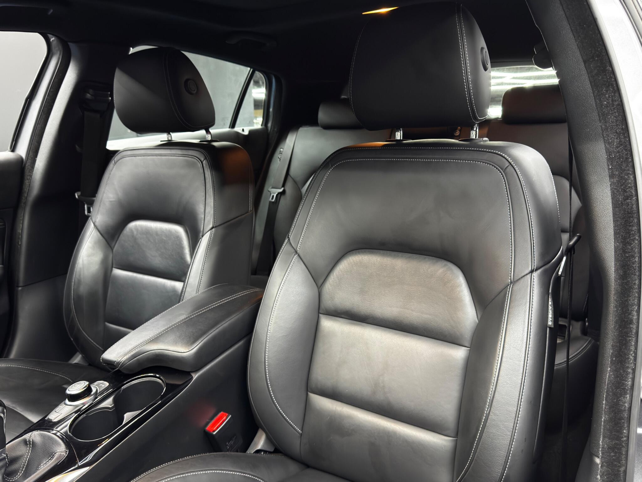 Infiniti Q30 1.6T Premium Tech Euro 6 (s/s) 5dr 5dr Manual 2026