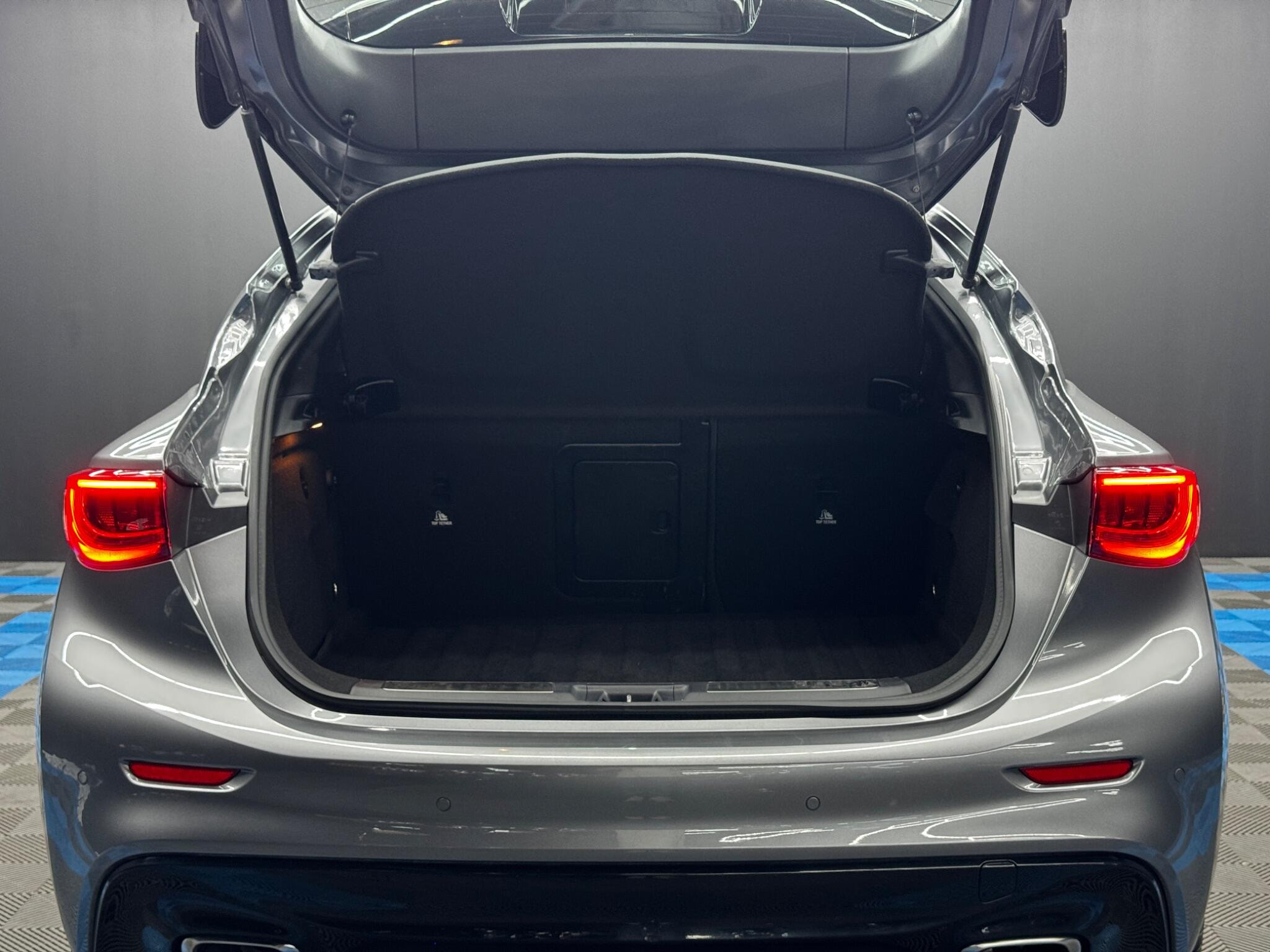 Infiniti Q30 1.6T Premium Tech Euro 6 (s/s) 5dr 5dr Manual 2026