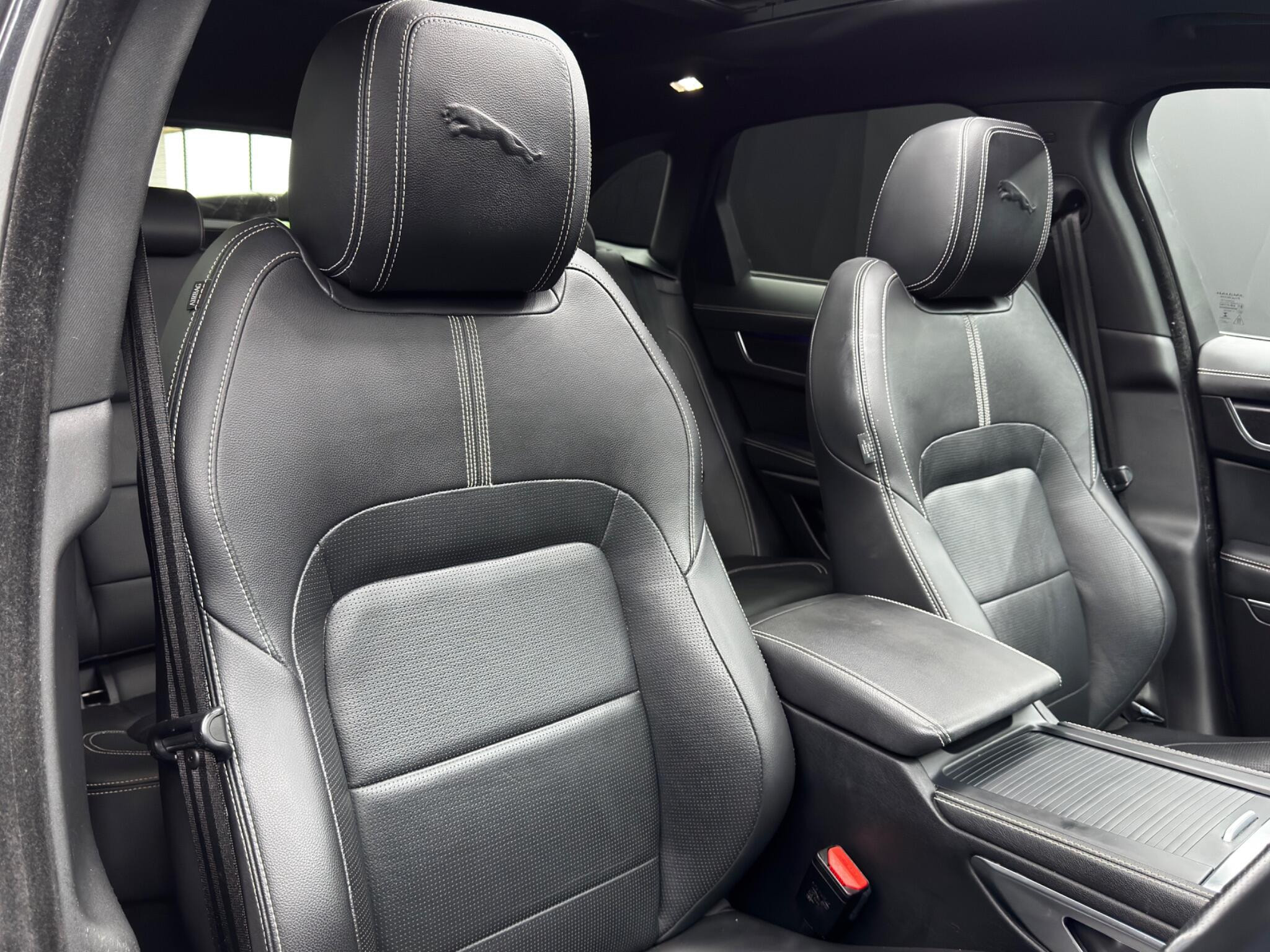 Jaguar F-PACE 2.0 D200 MHEV R-Dynamic Black Auto AWD Euro 6 (s/s) 5dr 5dr Automatic 2026