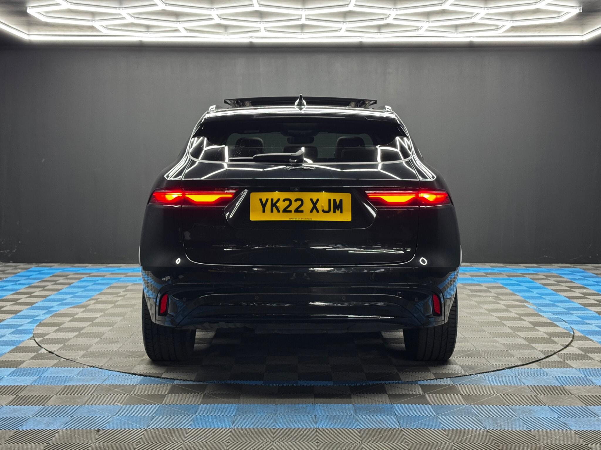 Jaguar F-PACE 2.0 D200 MHEV R-Dynamic Black Auto AWD Euro 6 (s/s) 5dr 5dr Automatic 2026