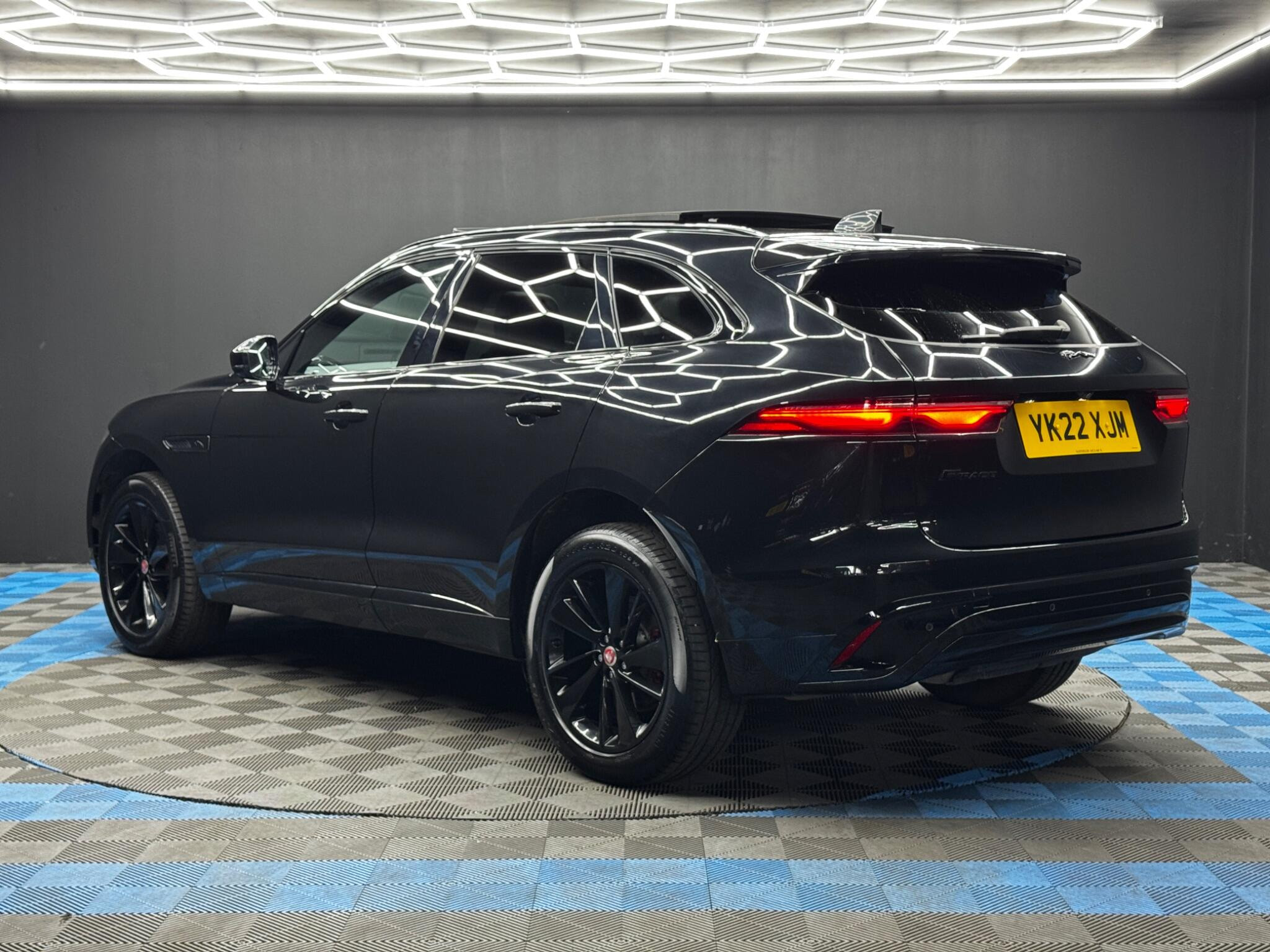 Jaguar F-PACE 2.0 D200 MHEV R-Dynamic Black Auto AWD Euro 6 (s/s) 5dr 5dr Automatic 2026