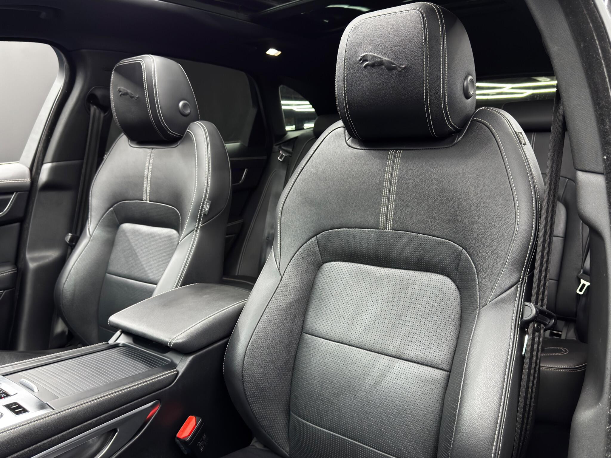 Jaguar F-PACE 2.0 D200 MHEV R-Dynamic Black Auto AWD Euro 6 (s/s) 5dr 5dr Automatic 2026