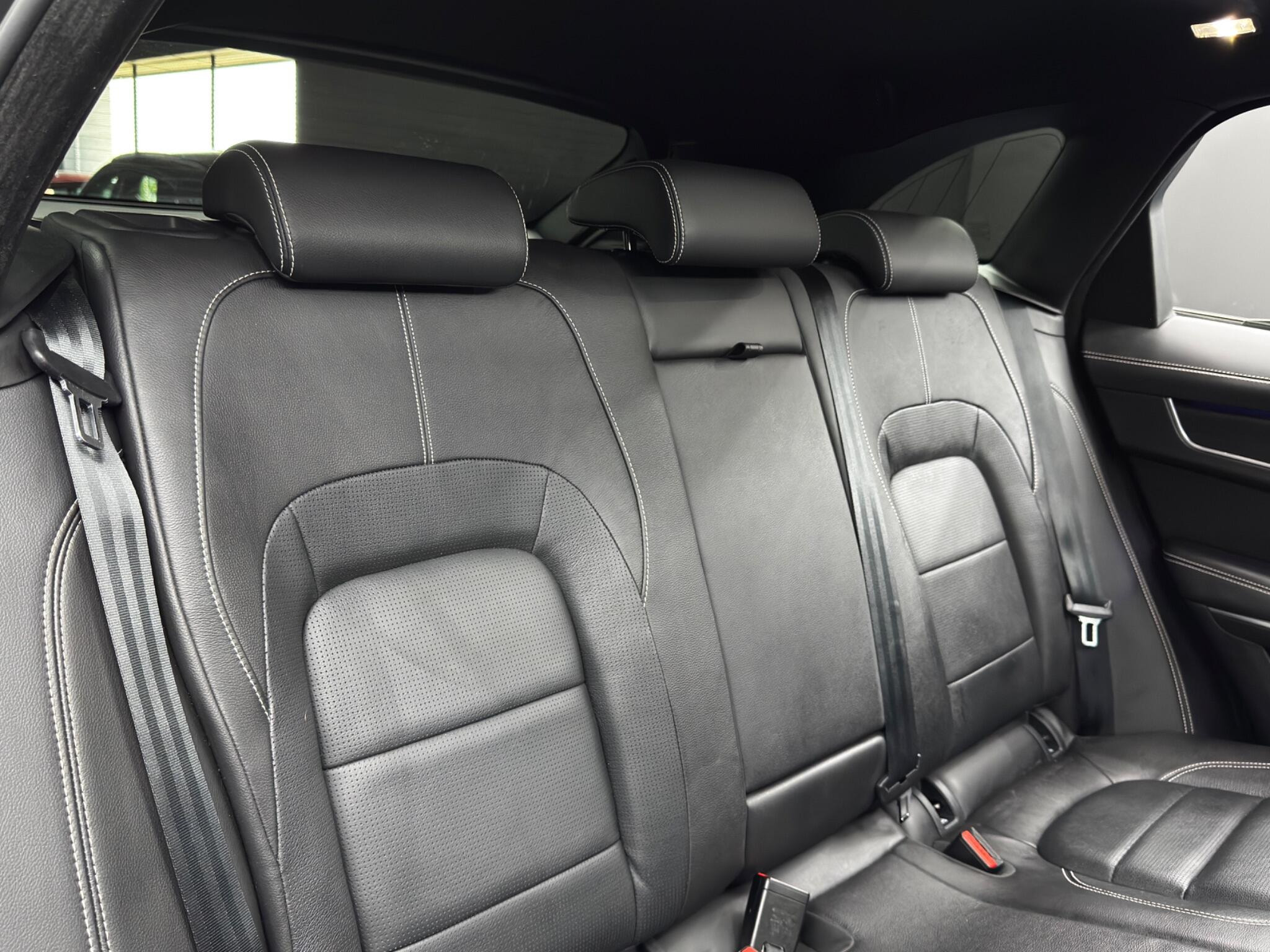 Jaguar F-PACE 2.0 D200 MHEV R-Dynamic Black Auto AWD Euro 6 (s/s) 5dr 5dr Automatic 2026