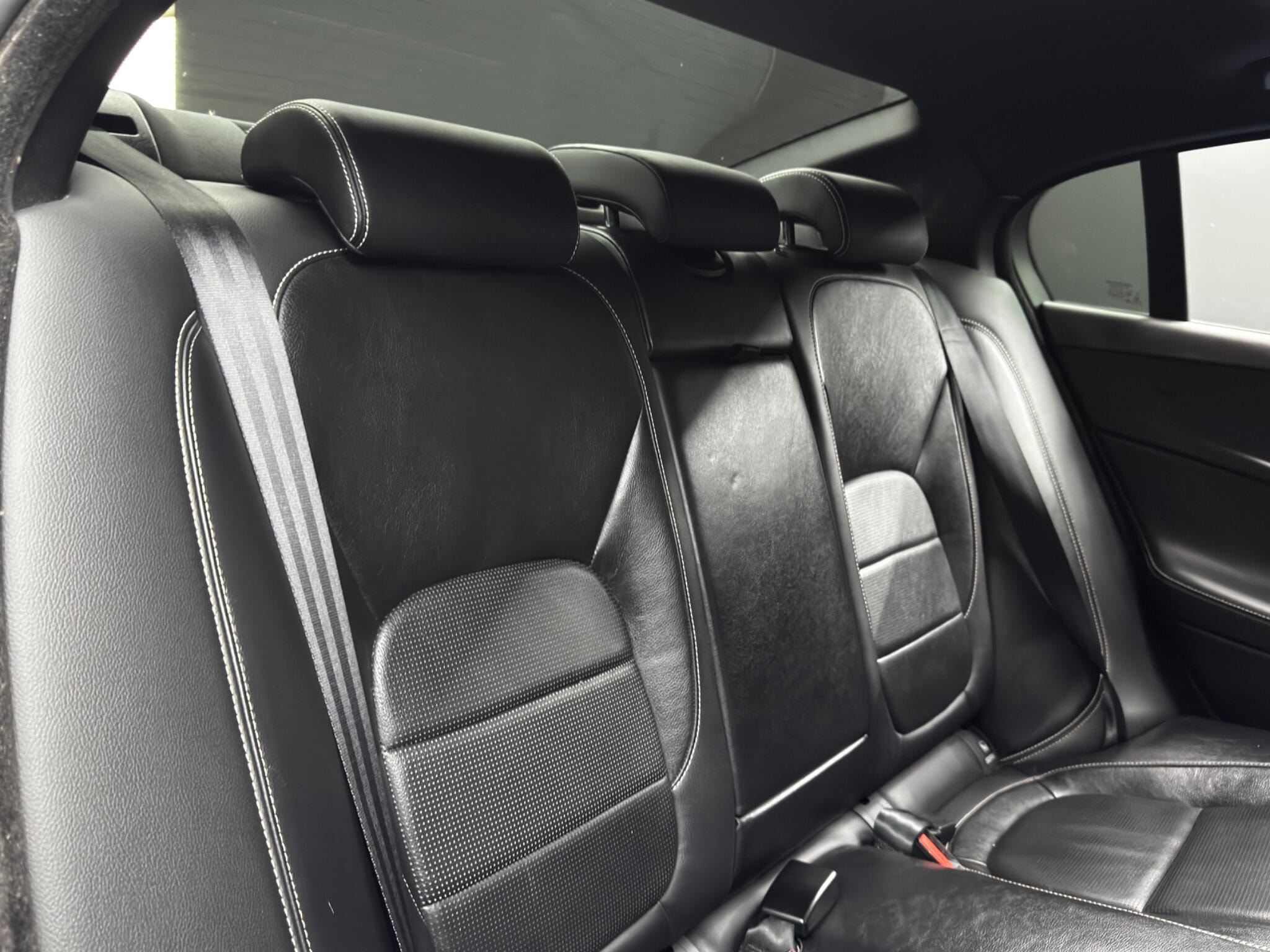 Jaguar XE 2.0d R-Sport Auto Euro 6 (s/s) 4dr 4dr Automatic 2026