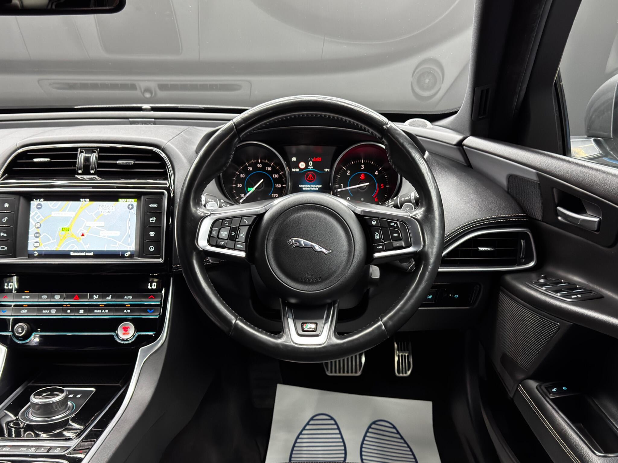Jaguar XE 2.0d R-Sport Auto Euro 6 (s/s) 4dr 4dr Automatic 2026