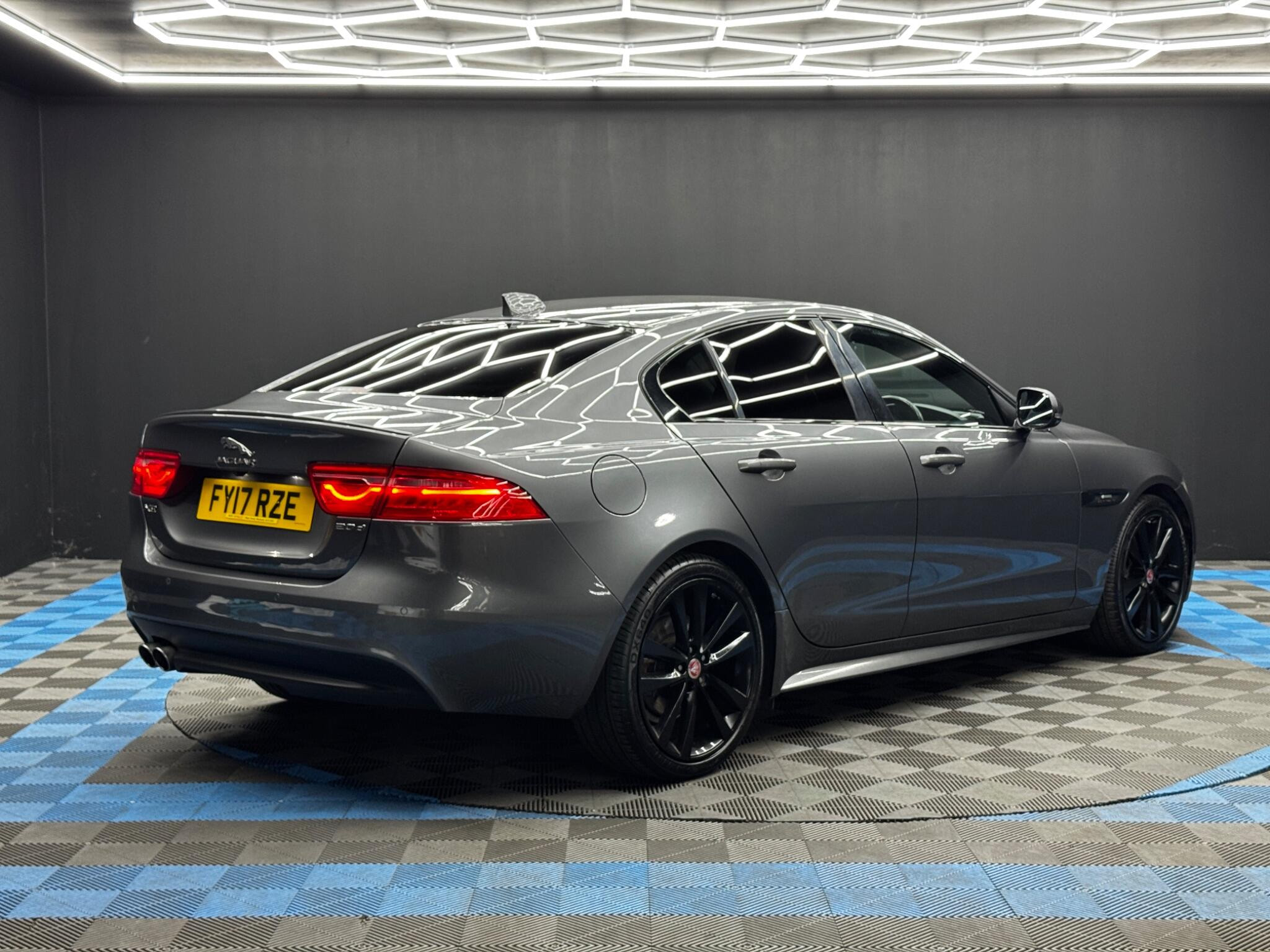 Jaguar XE 2.0d R-Sport Auto Euro 6 (s/s) 4dr 4dr Automatic 2026