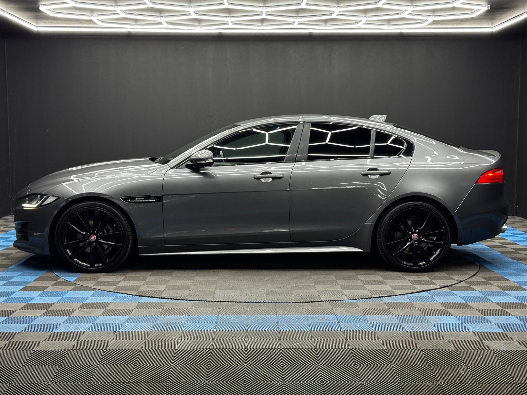 Jaguar XE 2.0d R-Sport Auto Euro 6 (s/s) 4dr 4dr Automatic 2026