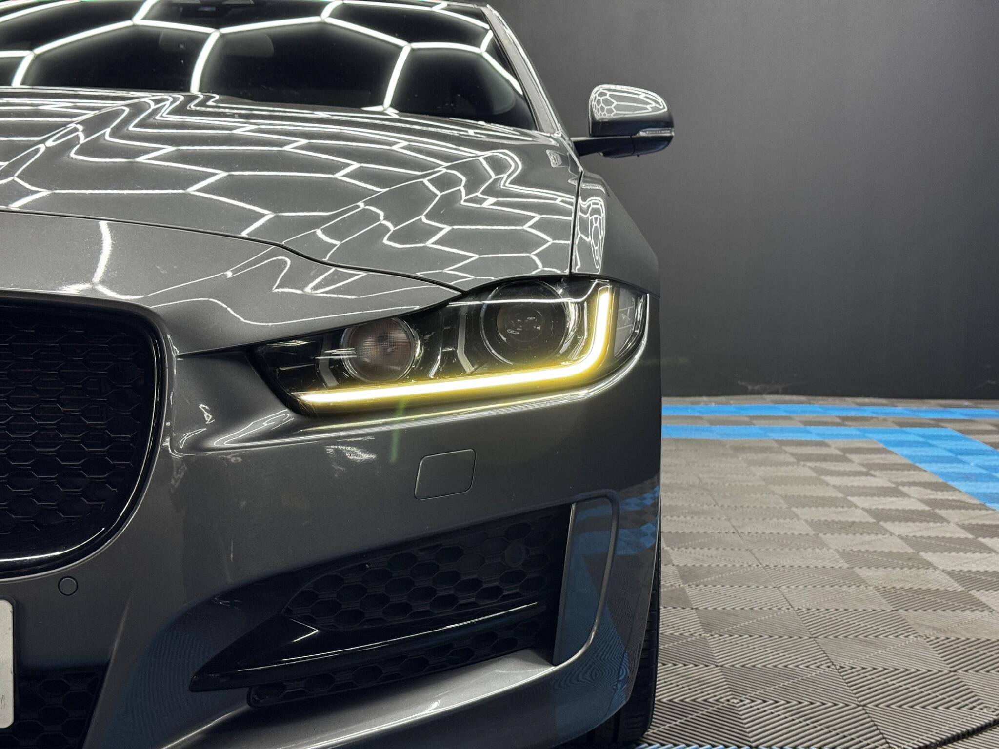Jaguar XE 2.0d R-Sport Auto Euro 6 (s/s) 4dr 4dr Automatic 2026