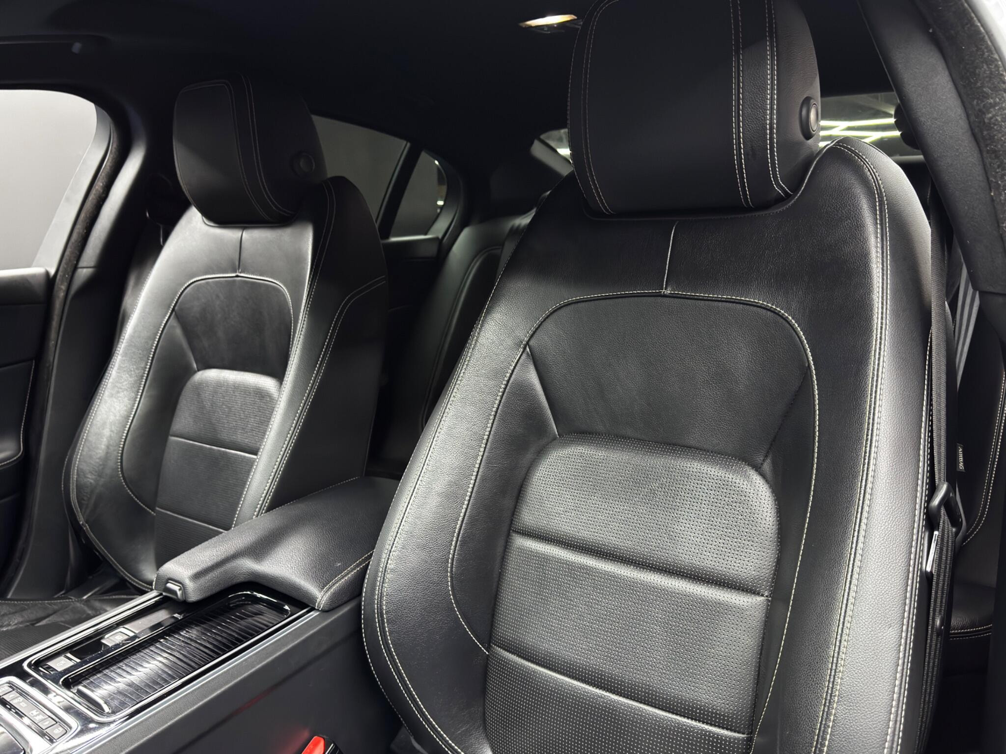 Jaguar XE 2.0d R-Sport Auto Euro 6 (s/s) 4dr 4dr Automatic 2026