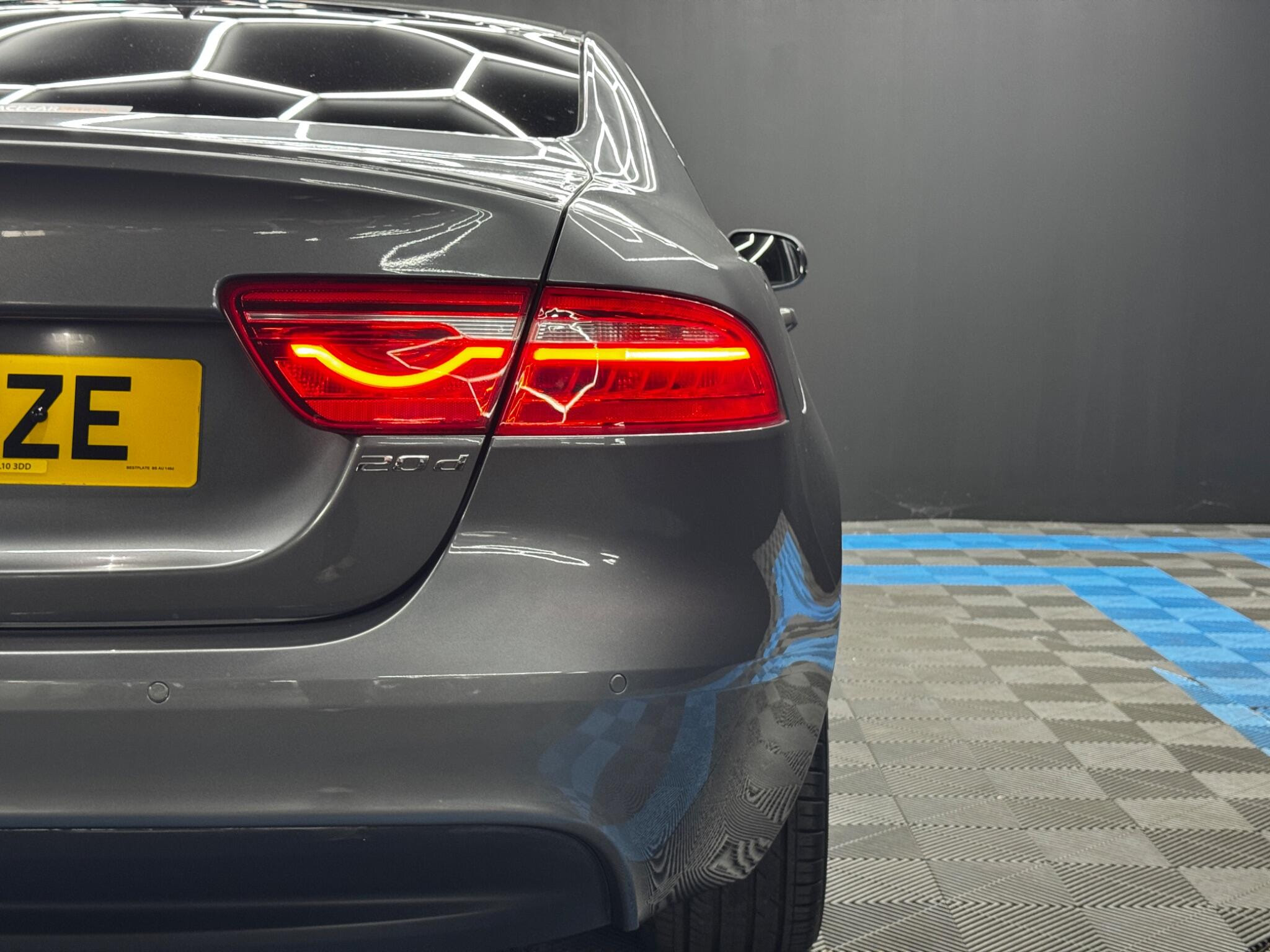 Jaguar XE 2.0d R-Sport Auto Euro 6 (s/s) 4dr 4dr Automatic 2026