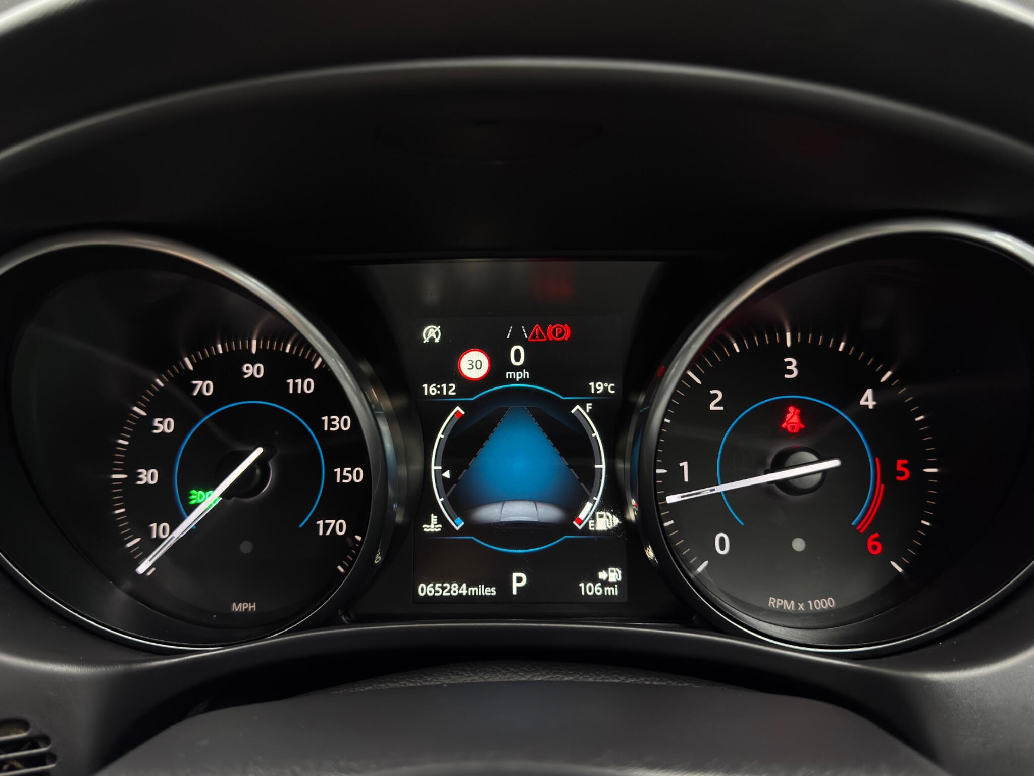 Jaguar XE 2.0d R-Sport Auto Euro 6 (s/s) 4dr 4dr Automatic 2026